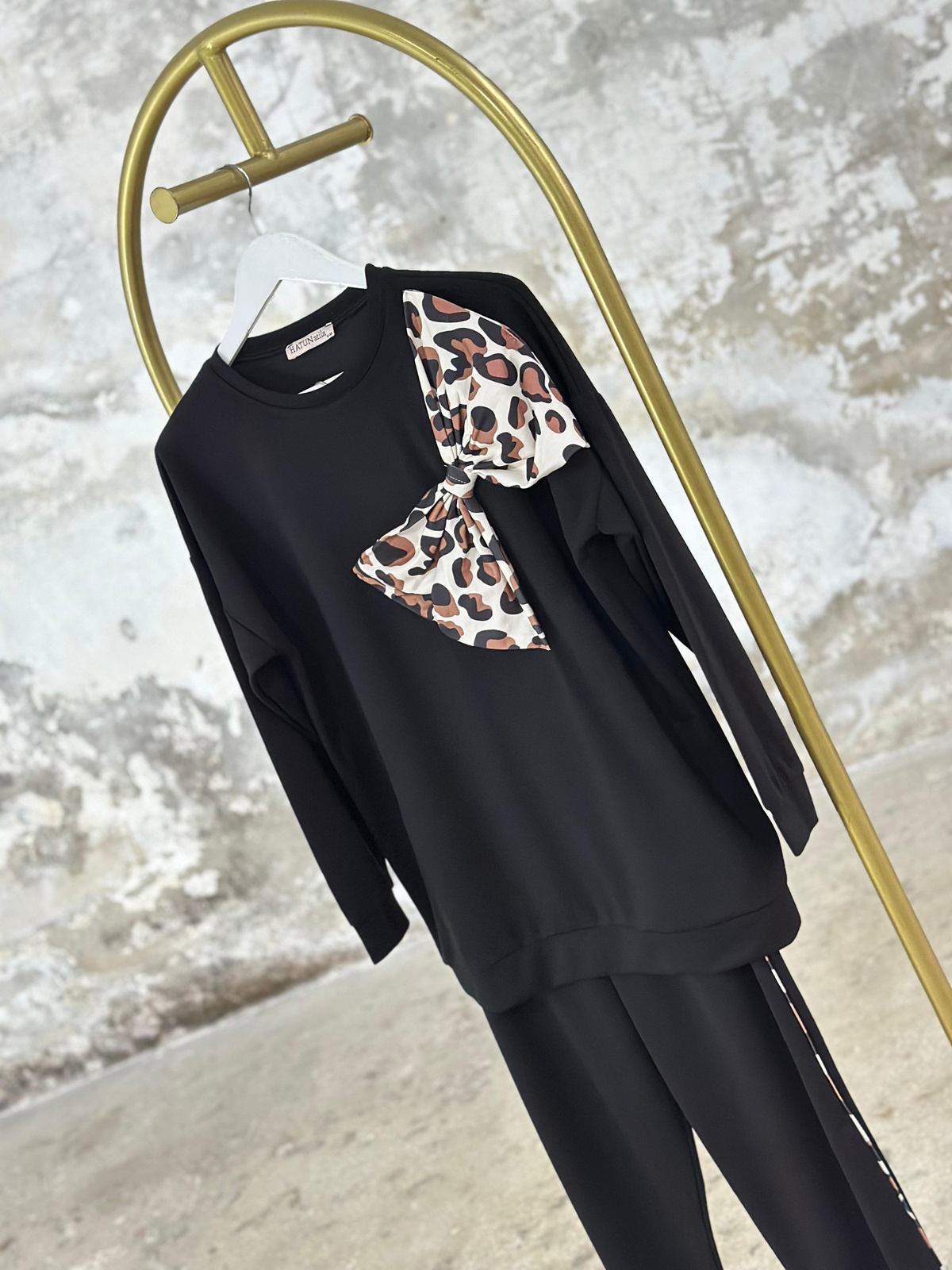 Leopar Fiyonk Detaylı Kadın Takım (Siyah)