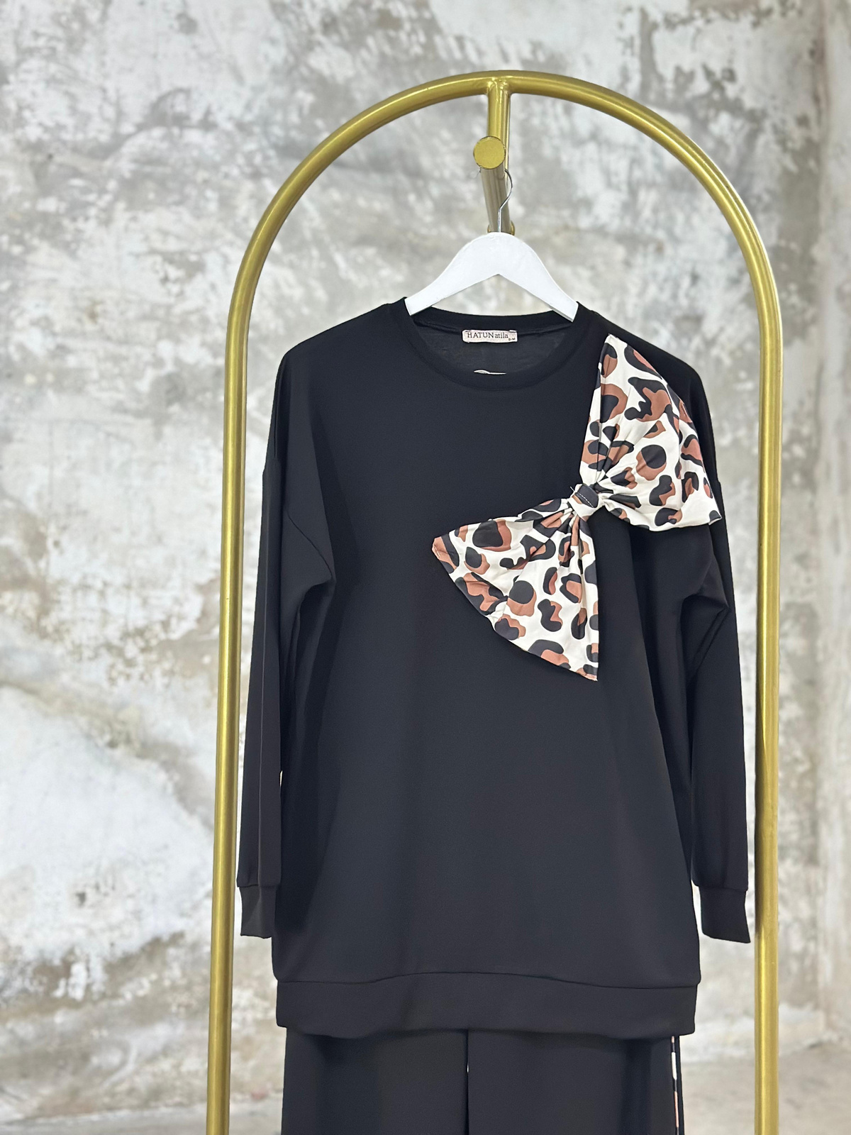 Leopar Fiyonk Detaylı Kadın Takım (Siyah)