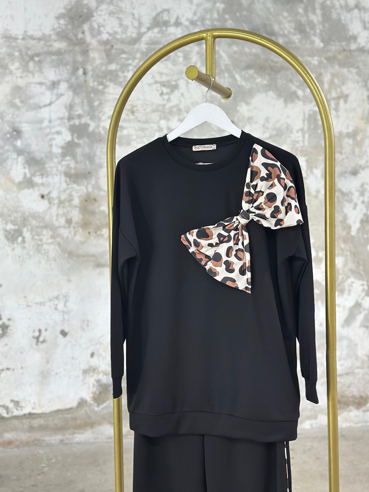 Leopar Fiyonk Detaylı Kadın Takım (Siyah)
