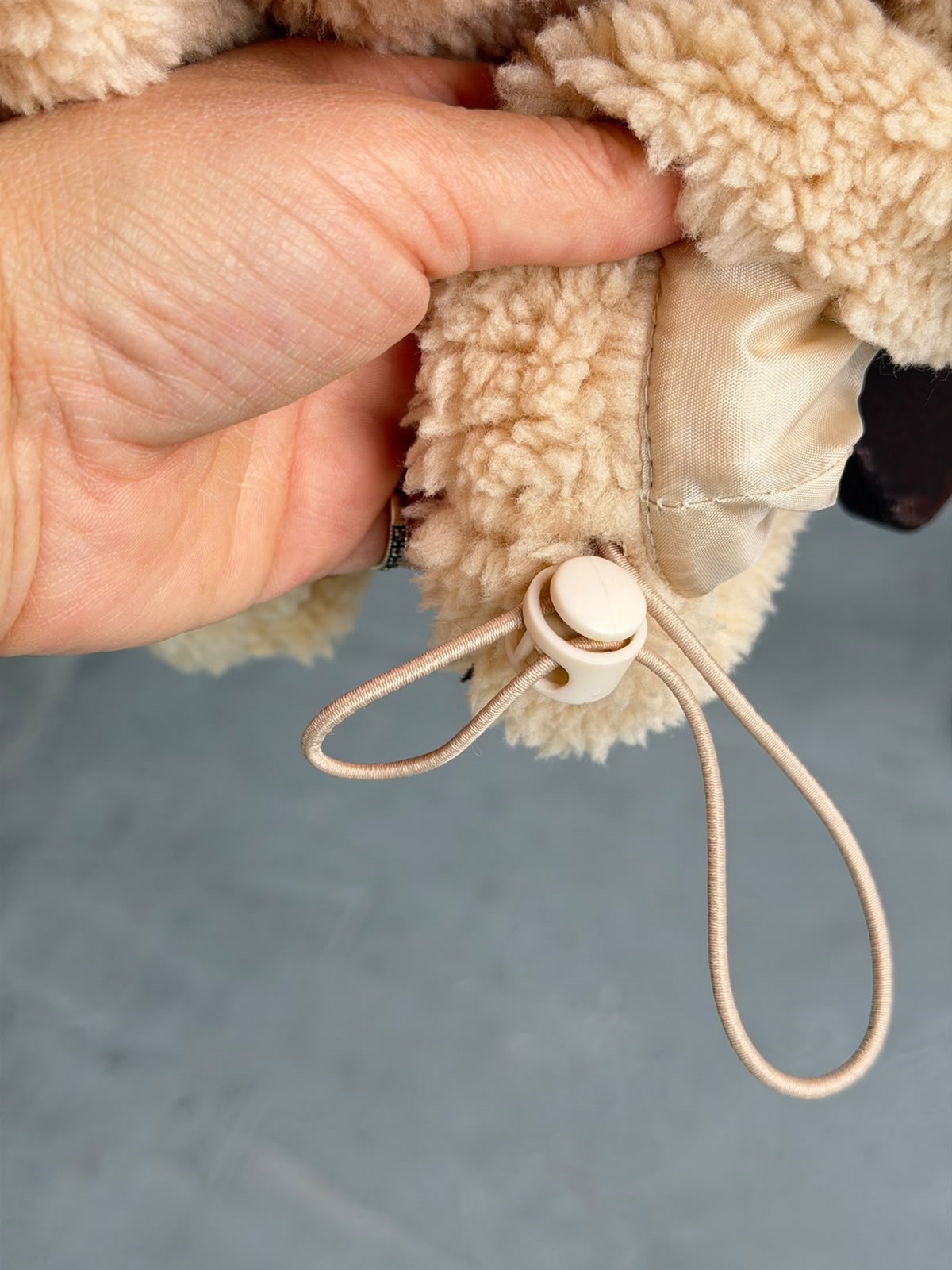 Leopar Kapitone Süet Detaylı Kapşonlu Peluş Mont (Krem)