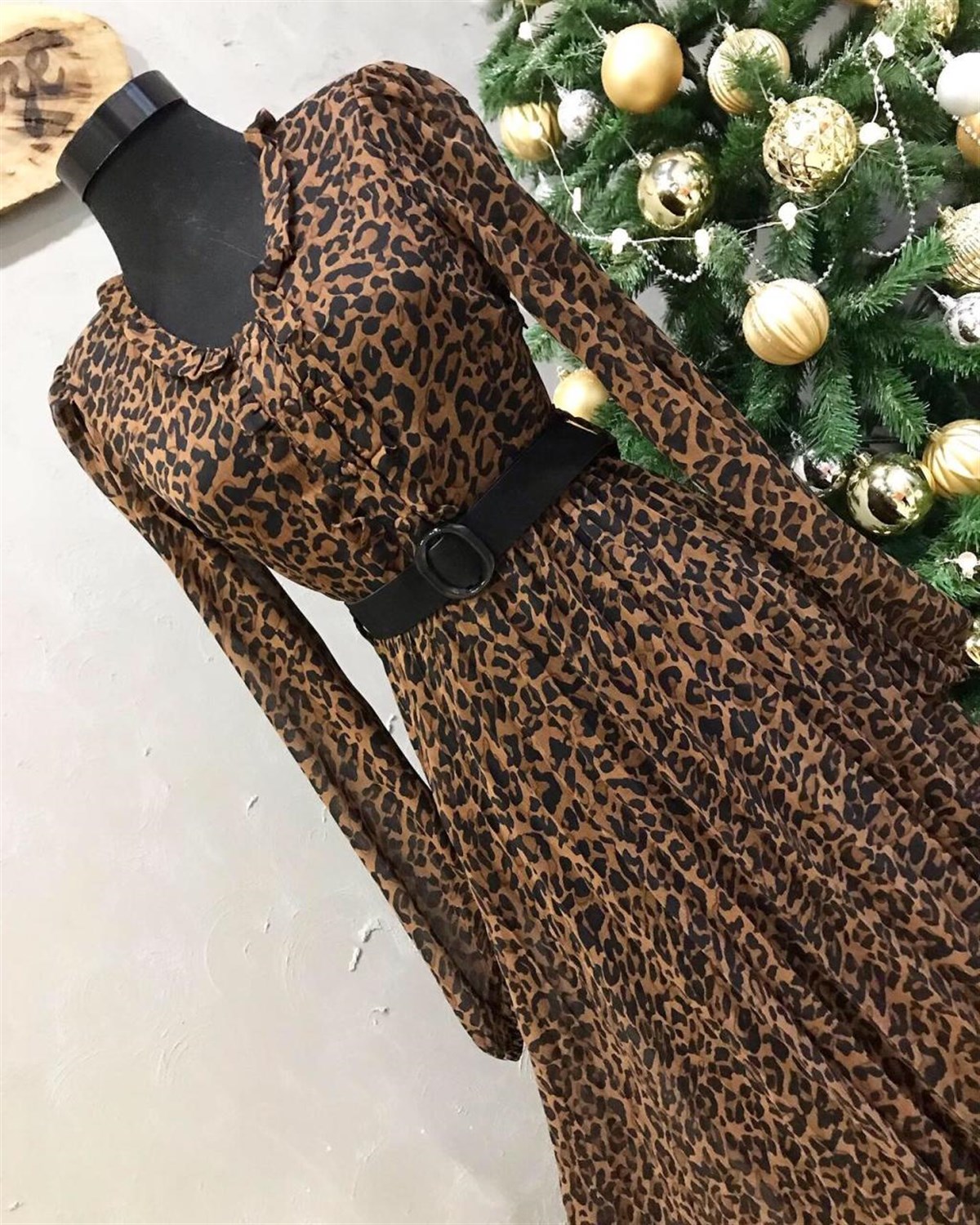 Leopar Şifon Kumaş Piliseli Elbise