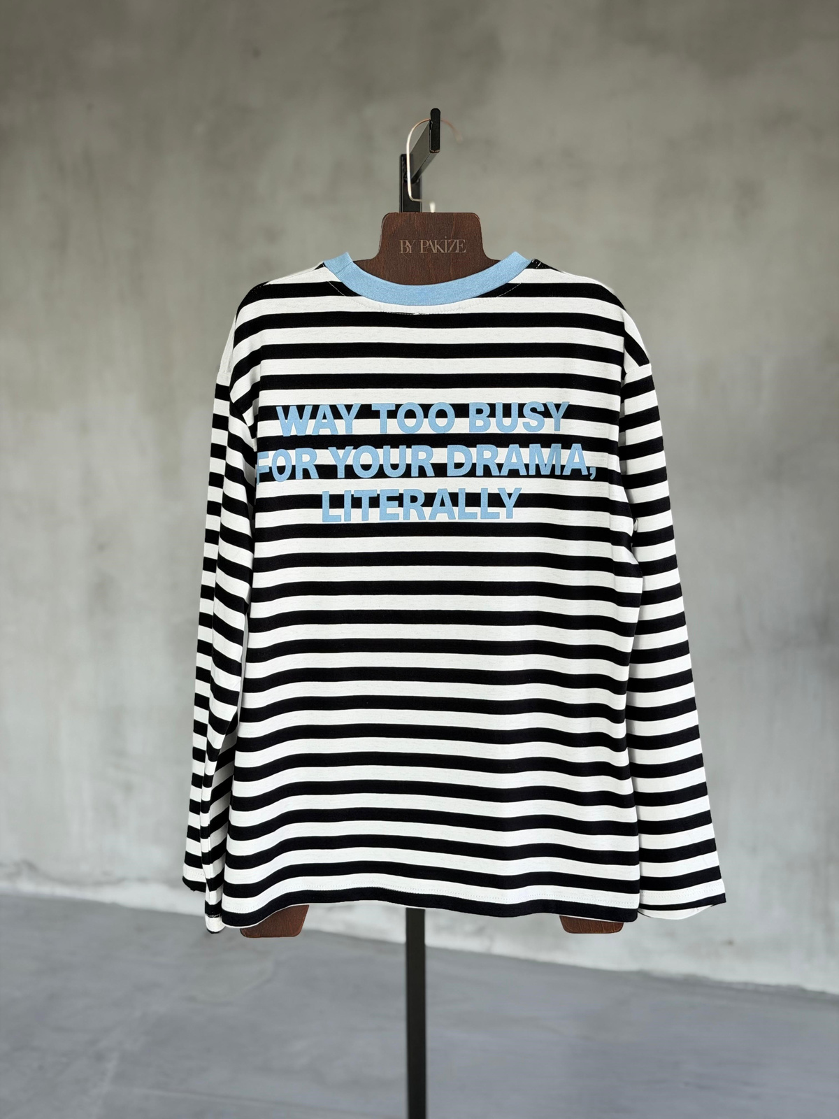 Literally Sırt Slogan Baskılı Çizgili Sweatshirt(Siyah-Beyaz)