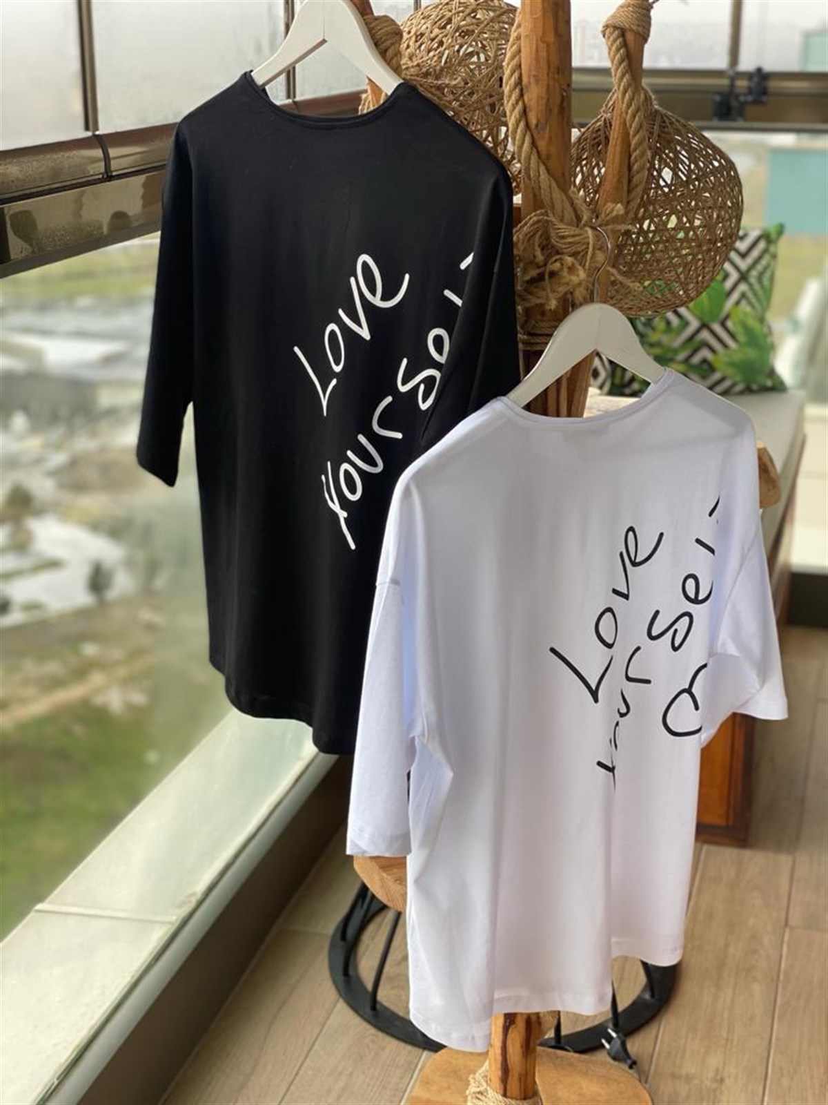Love Yourself Sırt Baskılı Tshirt (BEYAZ & SİYAH)