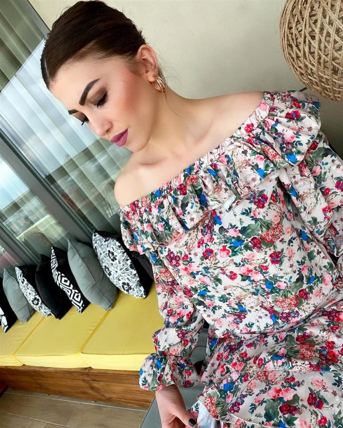Madonna Yaka Fırfırlı Takım