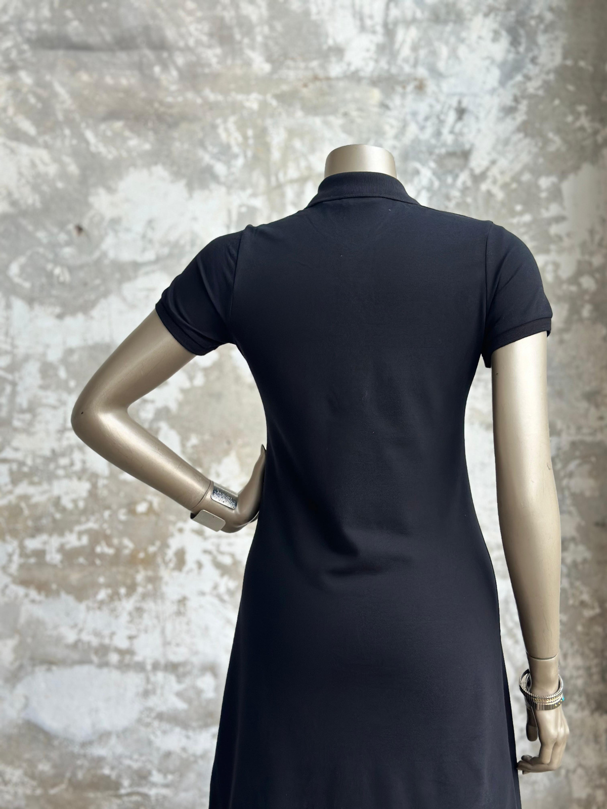 Marka Model Polo Yaka Elbise (Siyah)