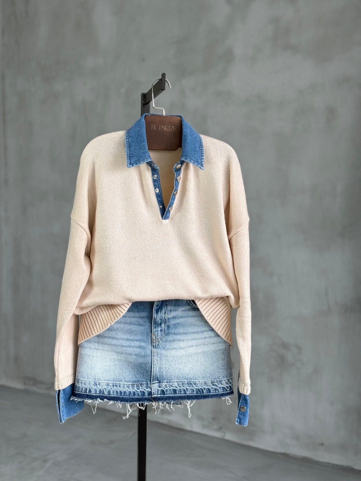 Mavi Denim Yakalı Yumoş Kazak (Vanilya)