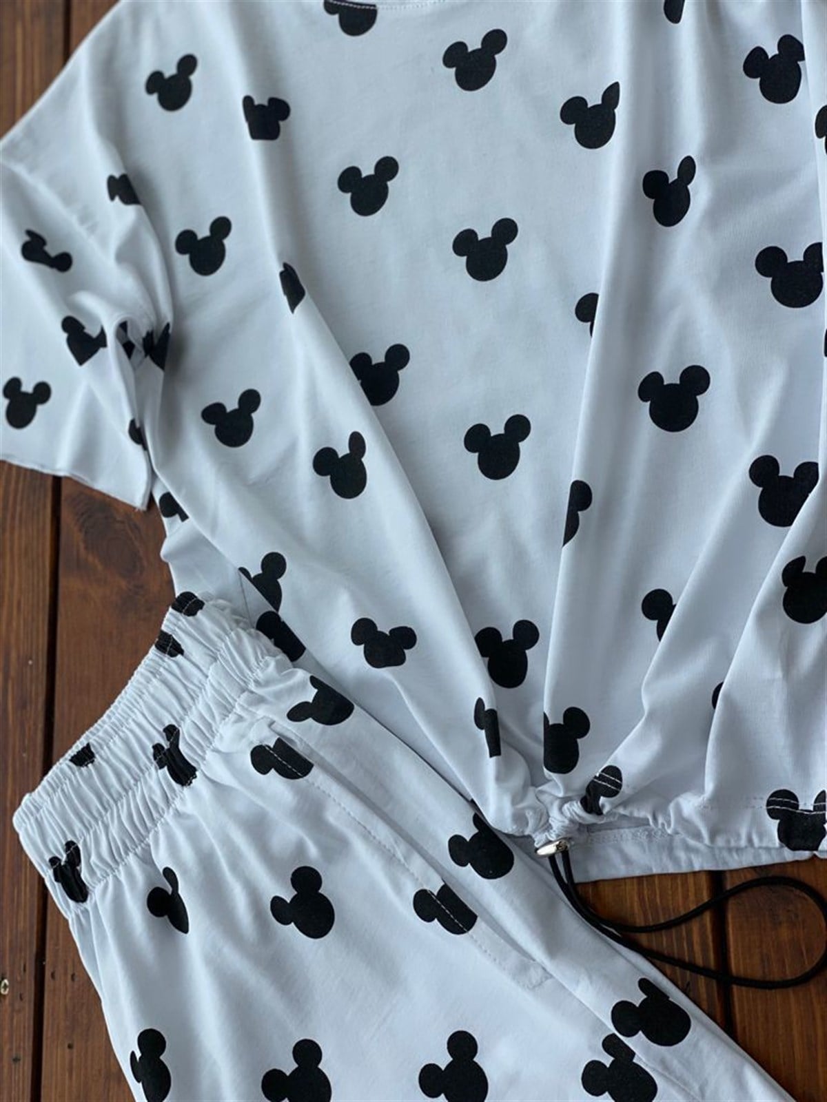 Mickey Baskılı Şortlu Takım (Beyaz)