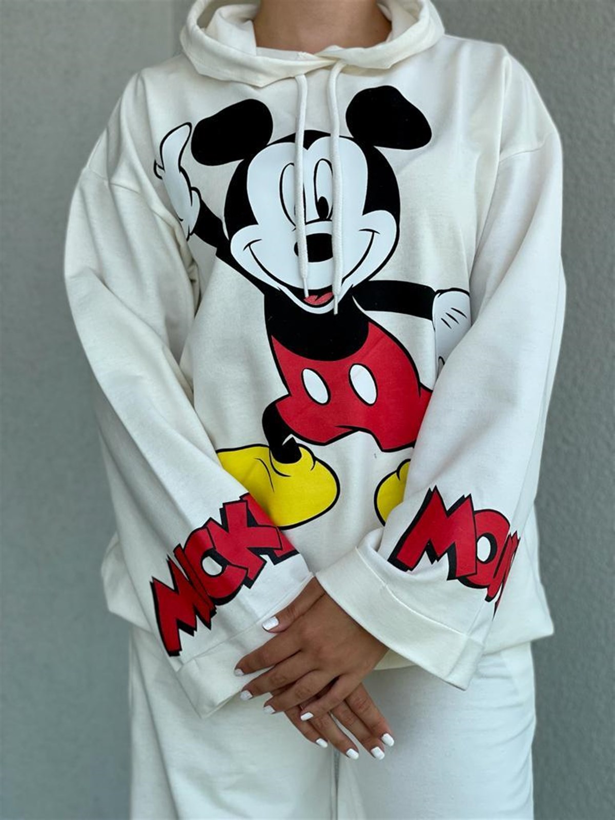 Mickey Baskılı Yazı Detaylı Takım (Beyaz)