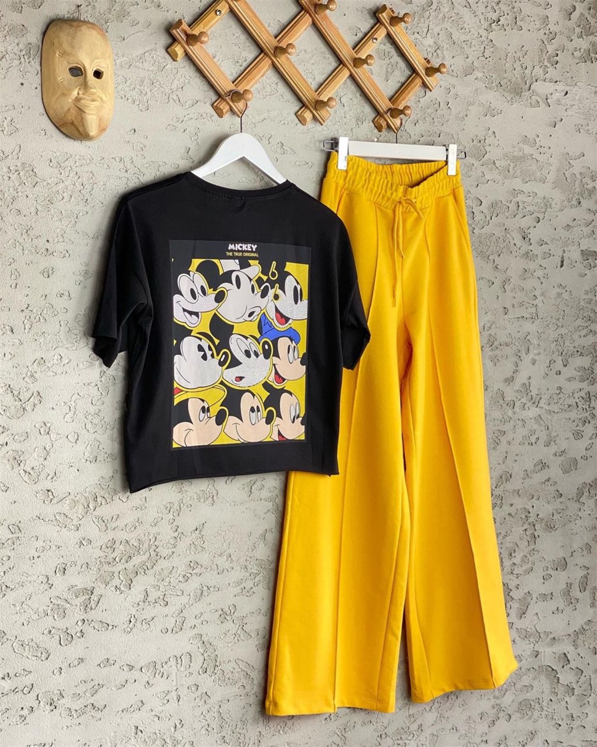 Mickey Mouse Emojili Taş İşçili Tshirt (Siyah)