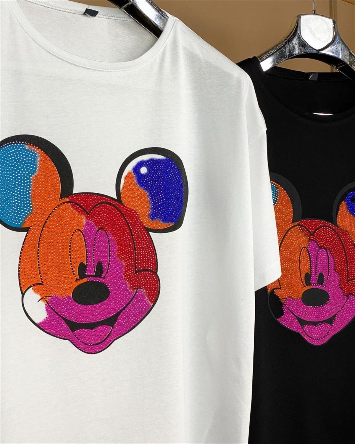 Mickey Taş Baskı Detaylı Tshirt  (SİYAH & BEYAZ)