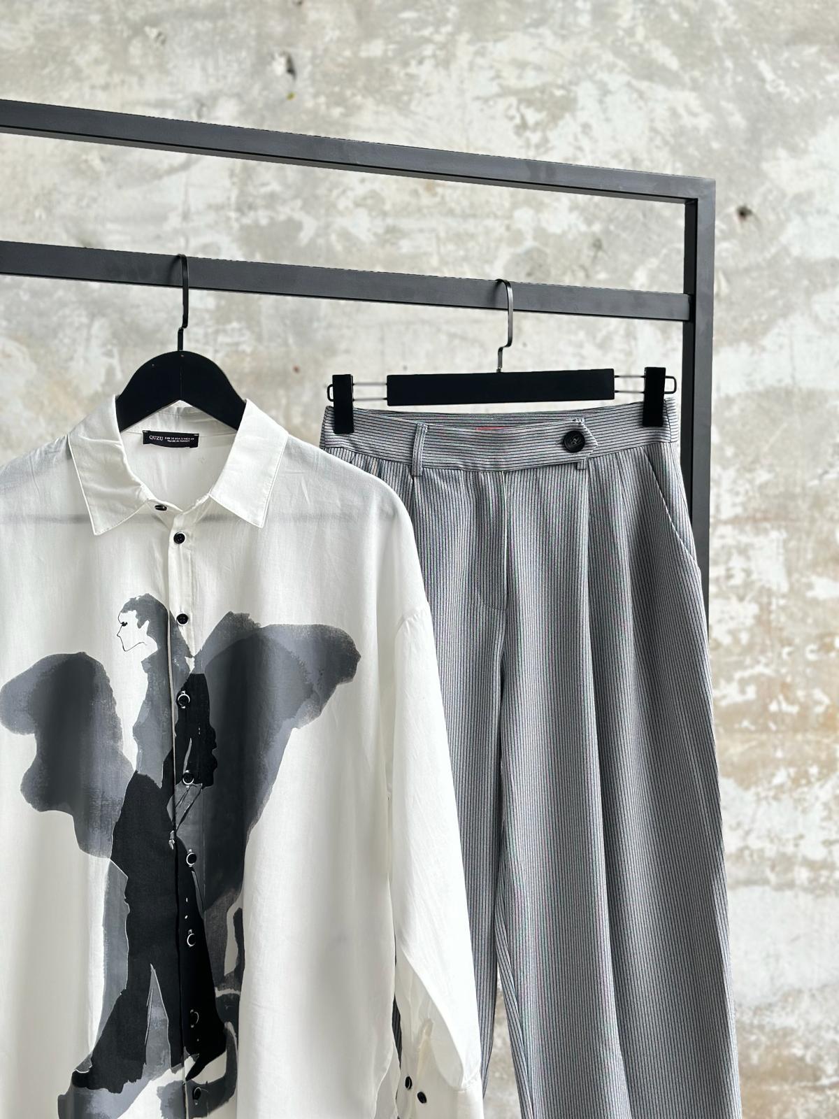 Minimal Kız Baskılı Gömlek (Beyaz)