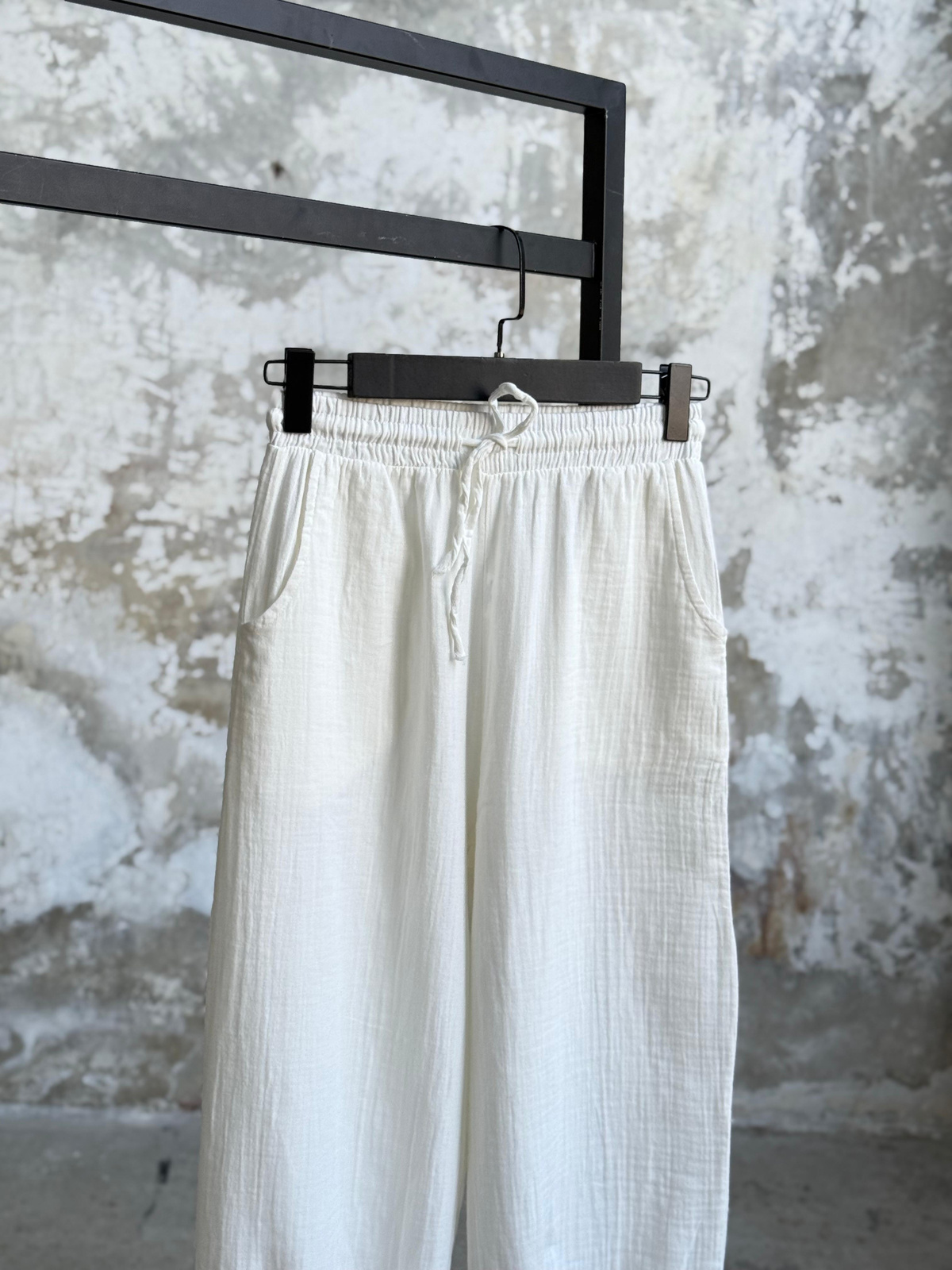 Müslin Kumaş Paçası Çımalı Pantolon (Ekru)