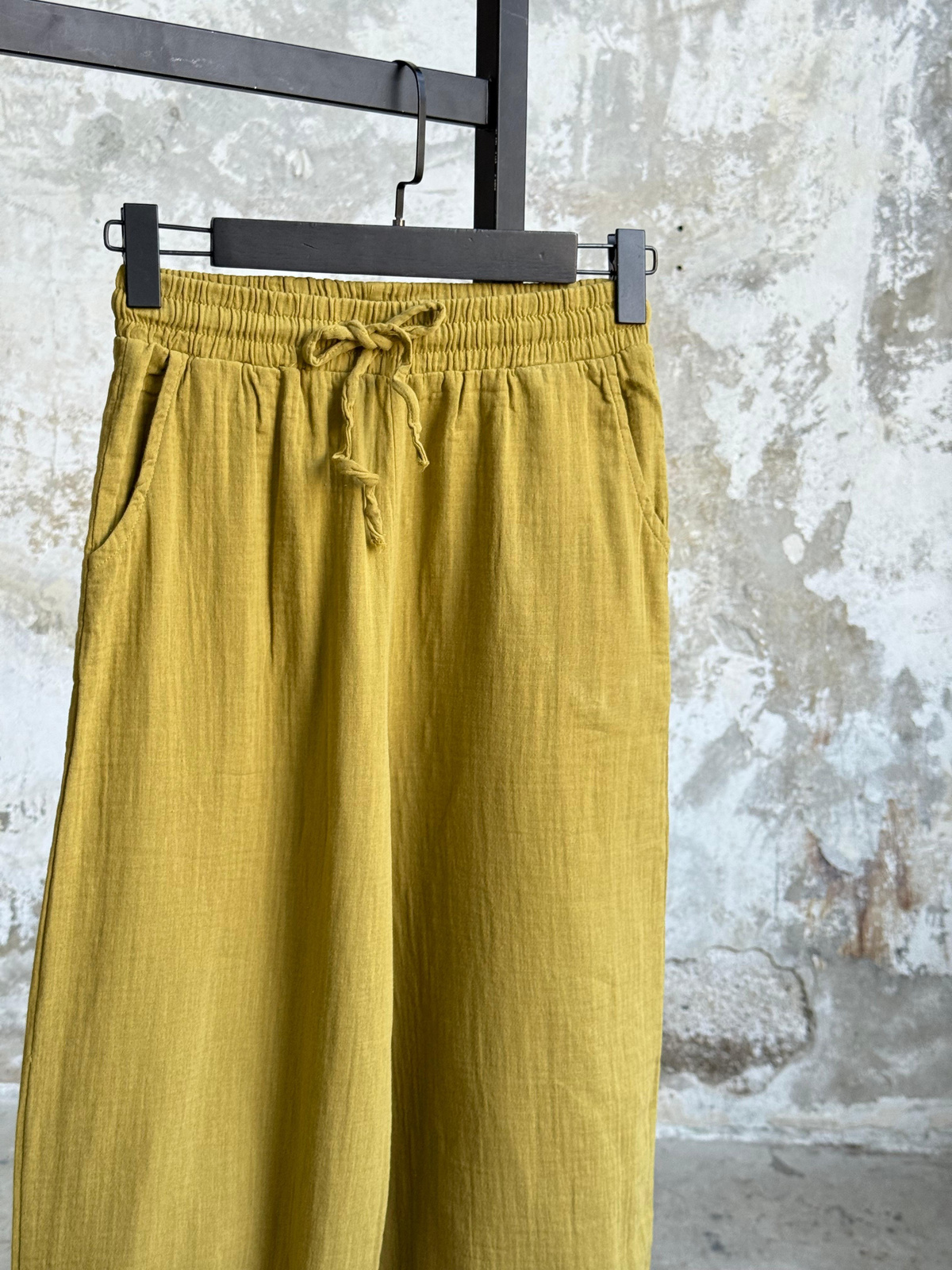 Müslin Kumaş Paçası Çımalı Pantolon (Olive)
