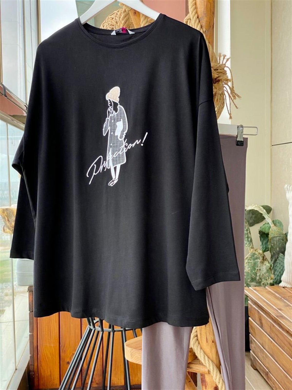 Nakış İşlemeli Tshirt