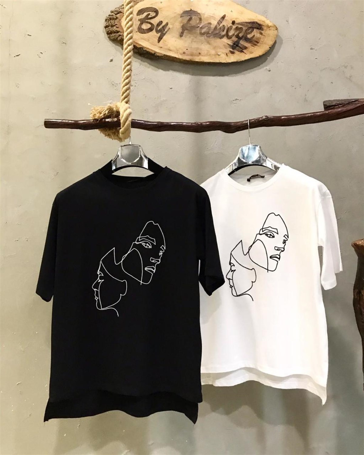 Nakış Yüz Detaylı Penye Tshirt (SİYAH & BEYAZ)