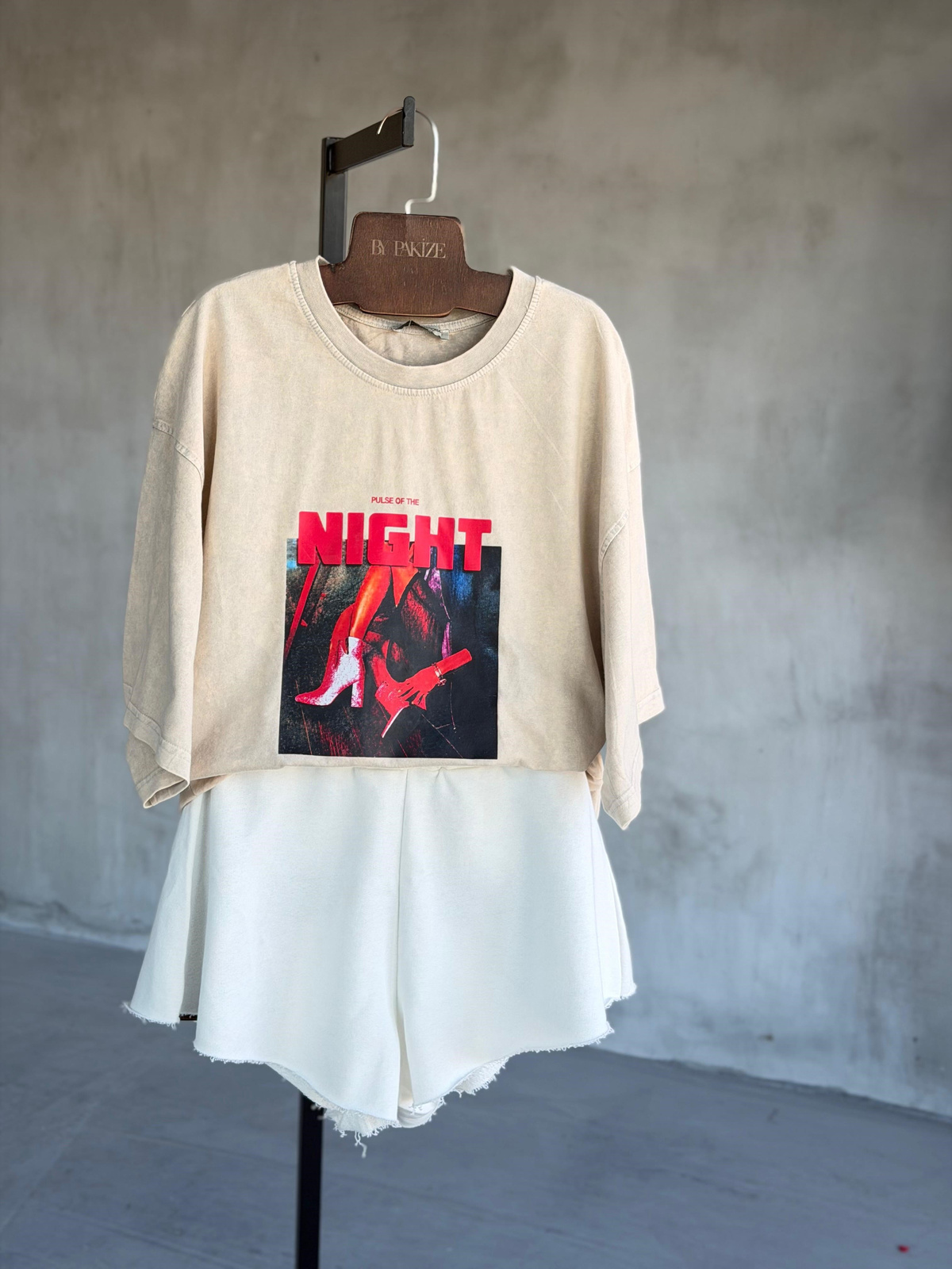 Nıght Yazı Baskılı Oversize Tişört (Taş)