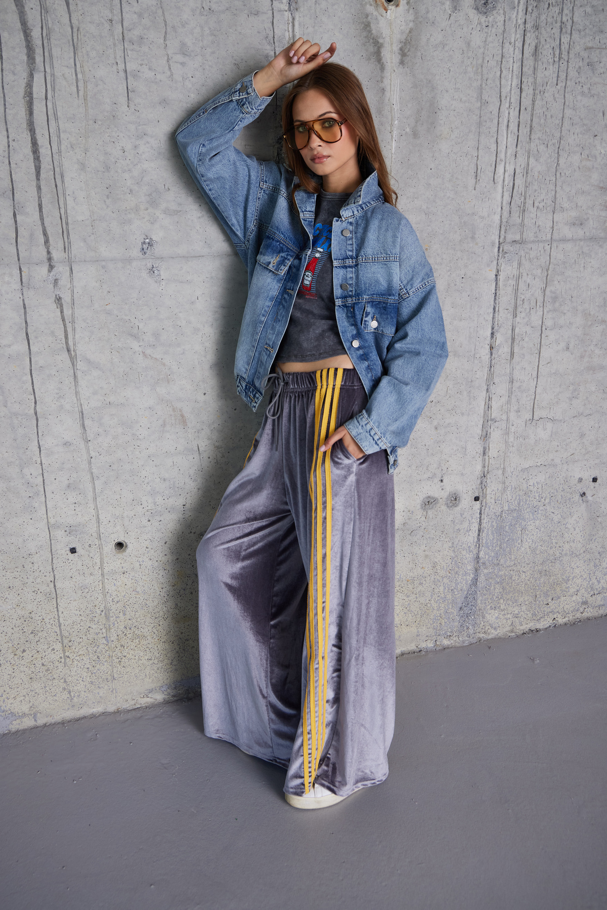 ÖN SİPARİŞE AÇILMIŞTIR... Yeni Sezon İthal Şerit Detaylı Tasarım Pantolon (Gri)