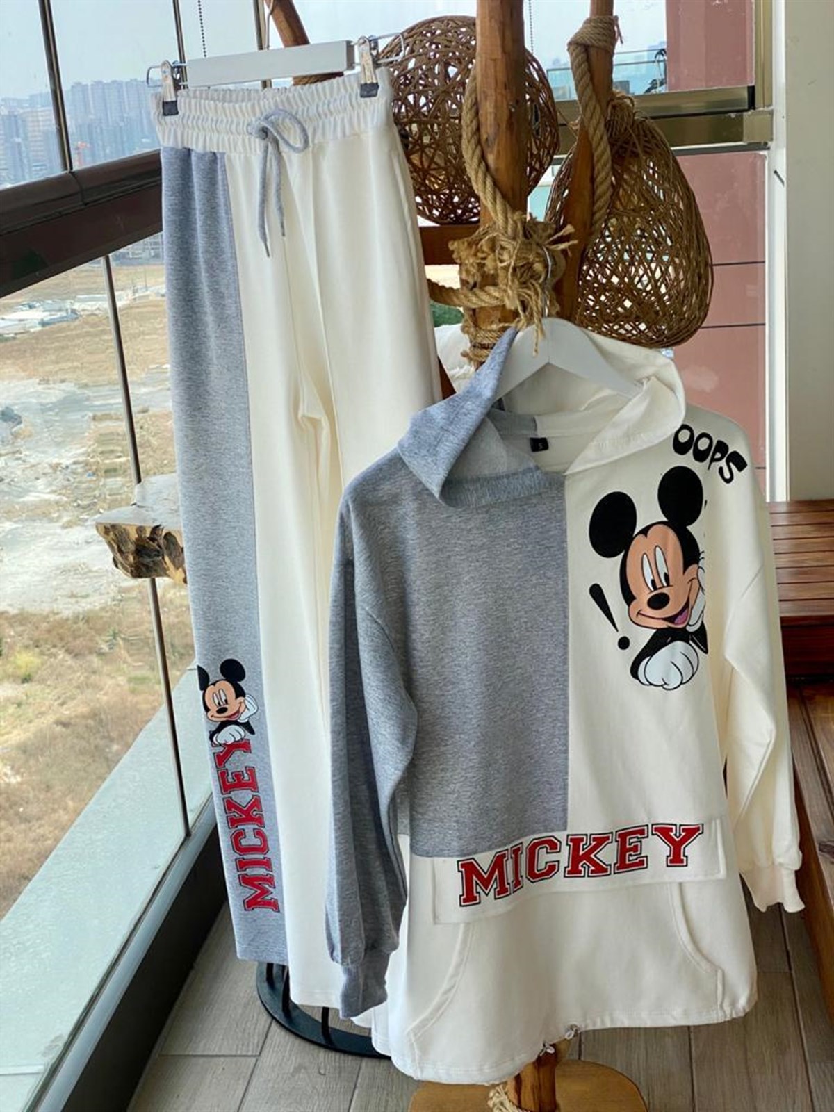 Önden Cepli Mickey Detaylı Takım (Gri)