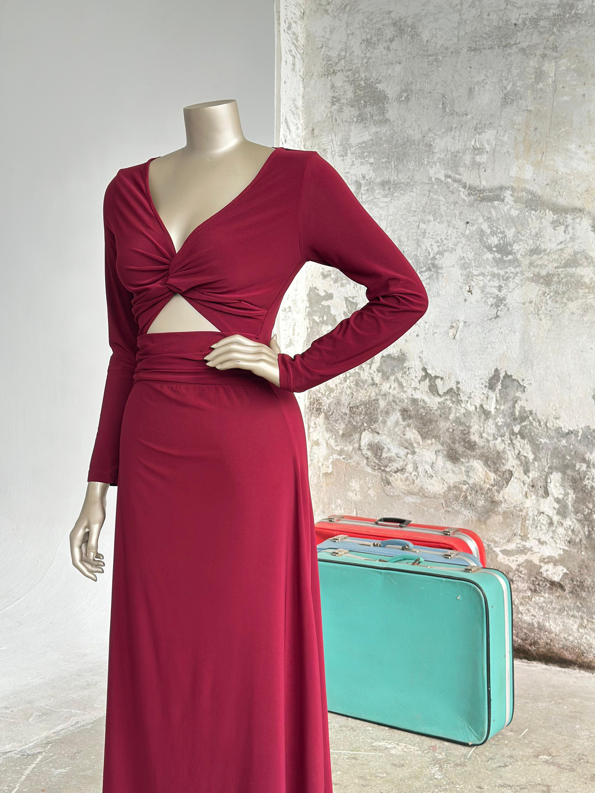 Önü Pencere Detaylı Midi Elbise (Bordo)