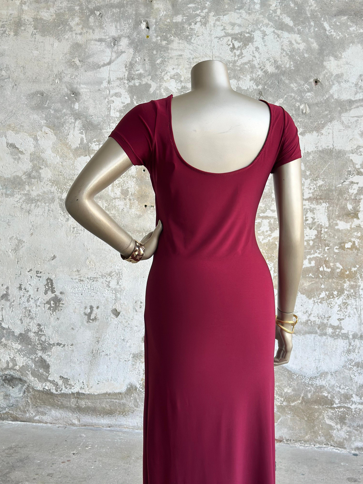 Oval Yaka Tokalı Elbise (Bordo)