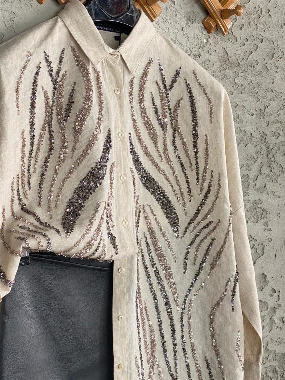 Oversize Keten Kumaş Pul İşlemeli Gömlek