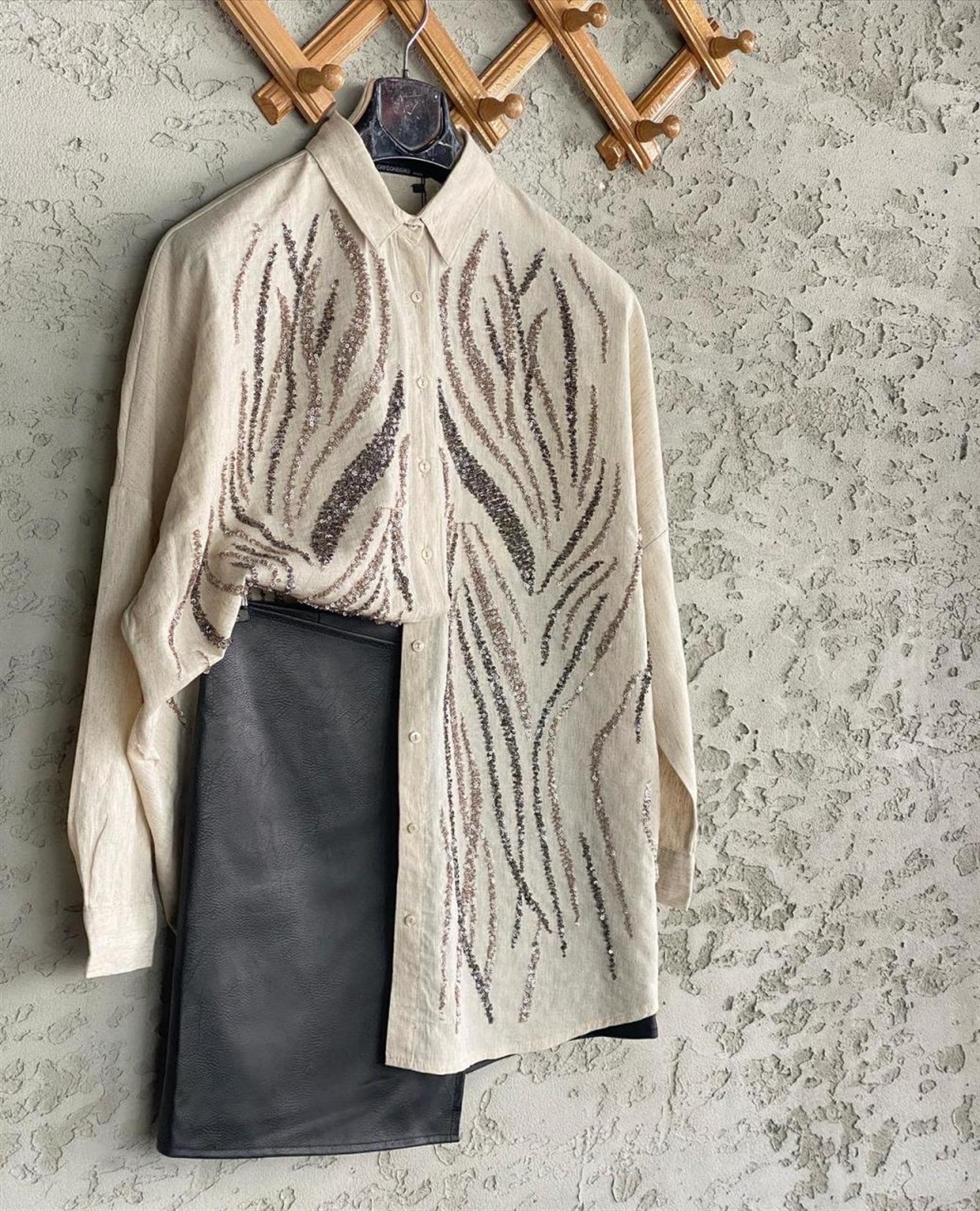 Oversize Keten Kumaş Pul İşlemeli Gömlek