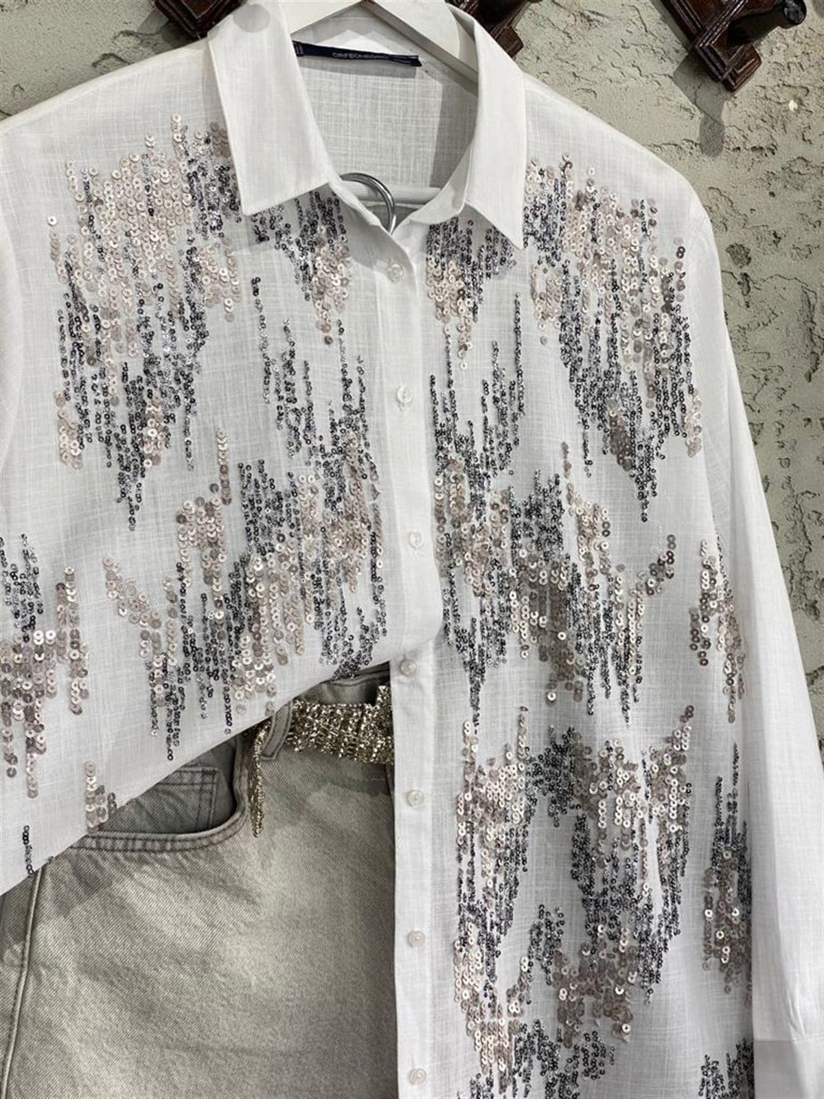 Oversize Keten Kumaş Pul İşlemeli Gömlek