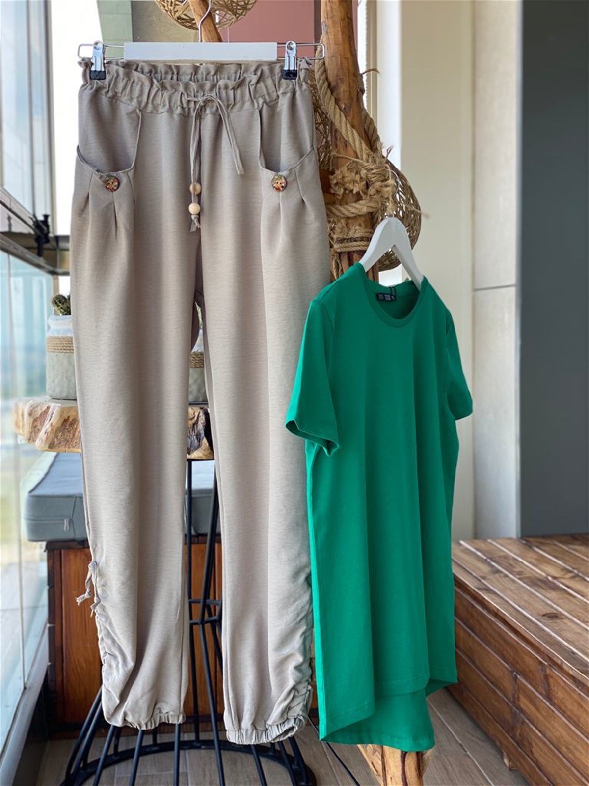Paçaları Büzgü Detaylı Pantolon (Haki)