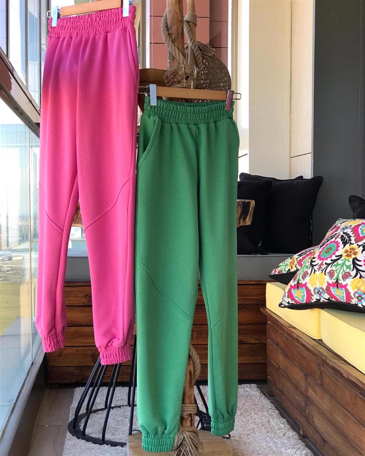 Paçası Dikiş Detaylı Eşofman Pantolon (YEŞİL & PEMBE)