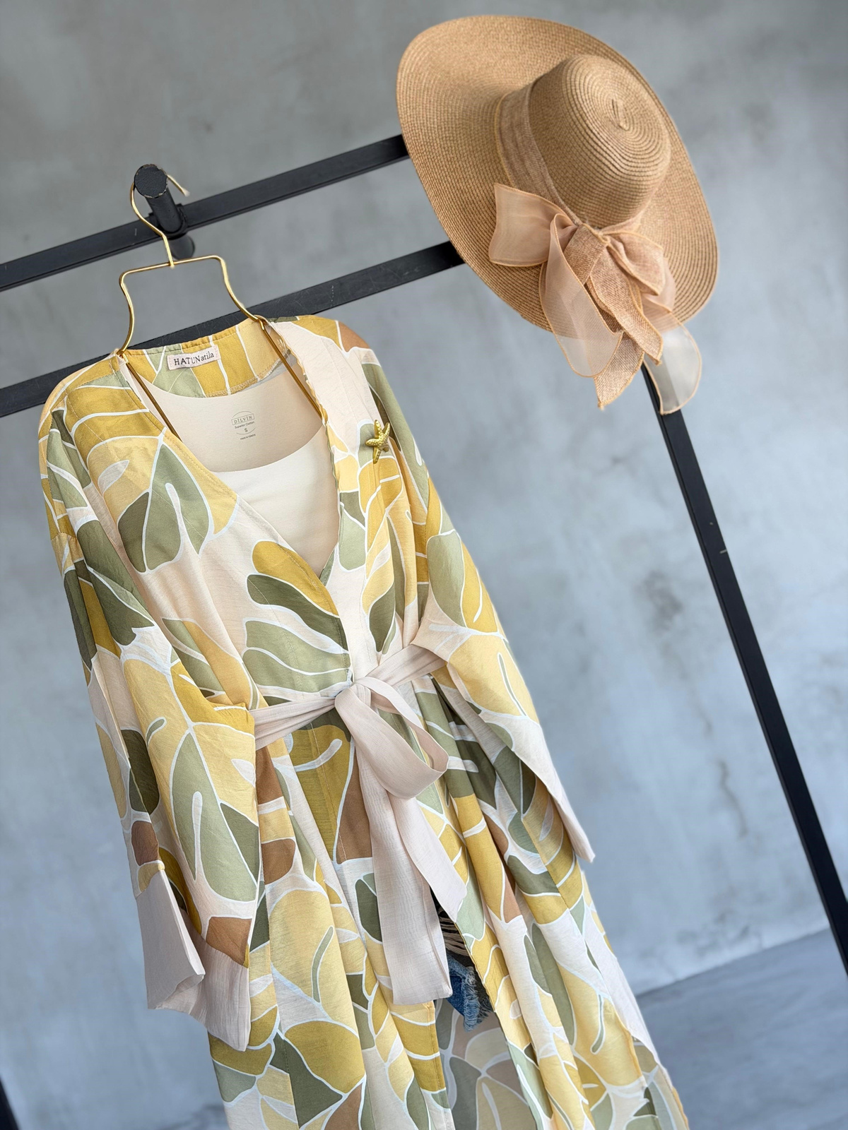Palmiye Yaprak Desenli Kuşaklı Kimono (Sarı)