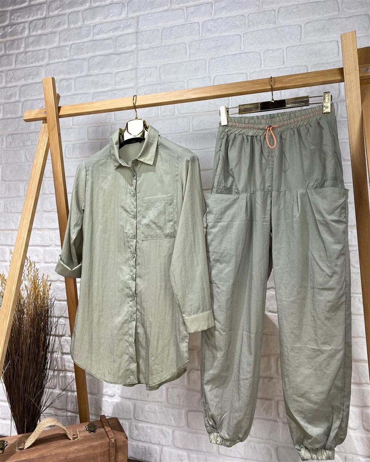 Paraşüt Kumaş Eşofman Pantolon (HAKİ)