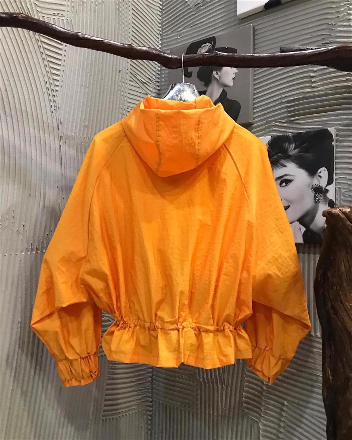 Paraşüt Kumaş Kapşonlu Yan Cepli Mont (ORANJ)