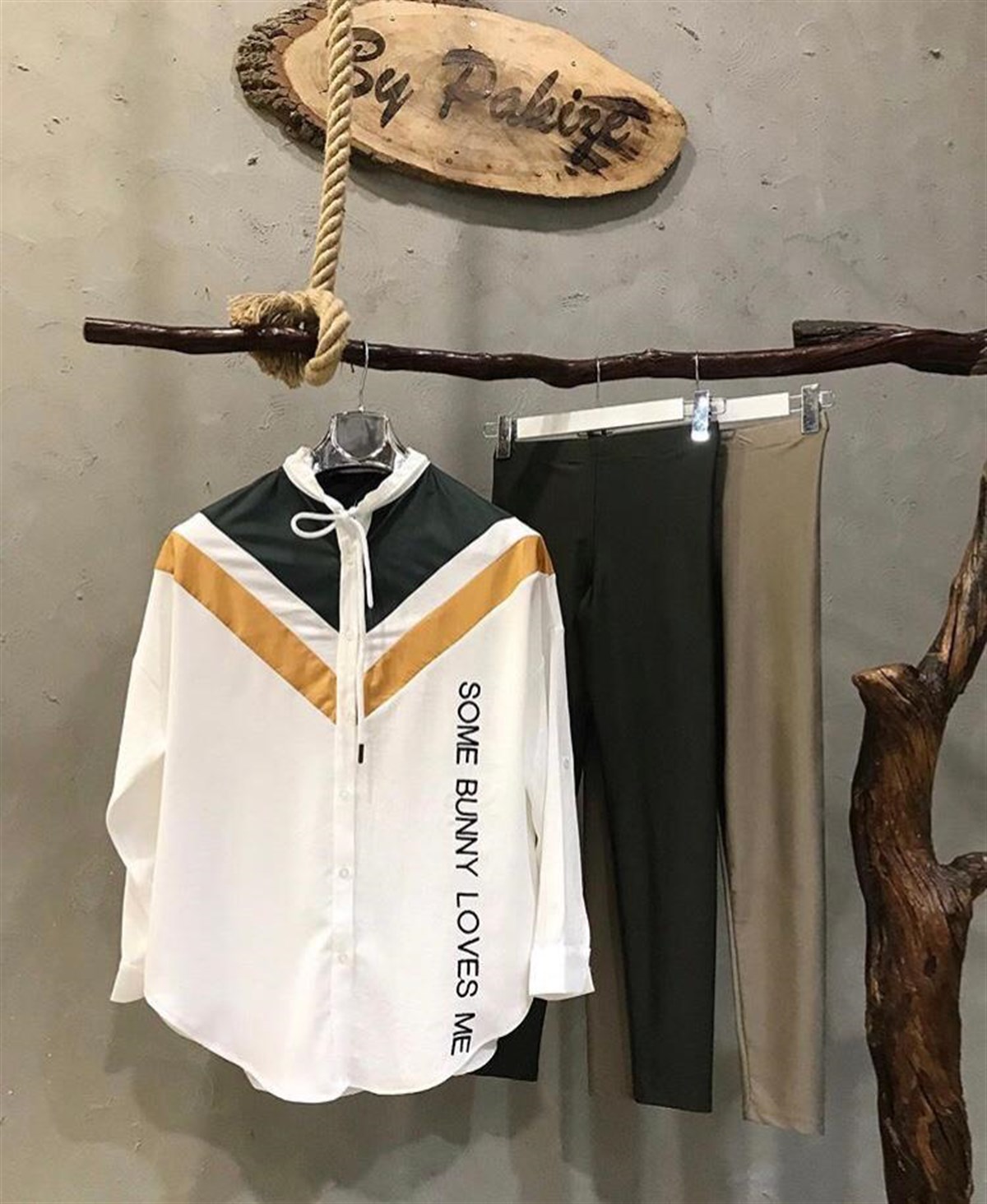 Paraşüt Kumaş Yazı Nakışlı Gömlek