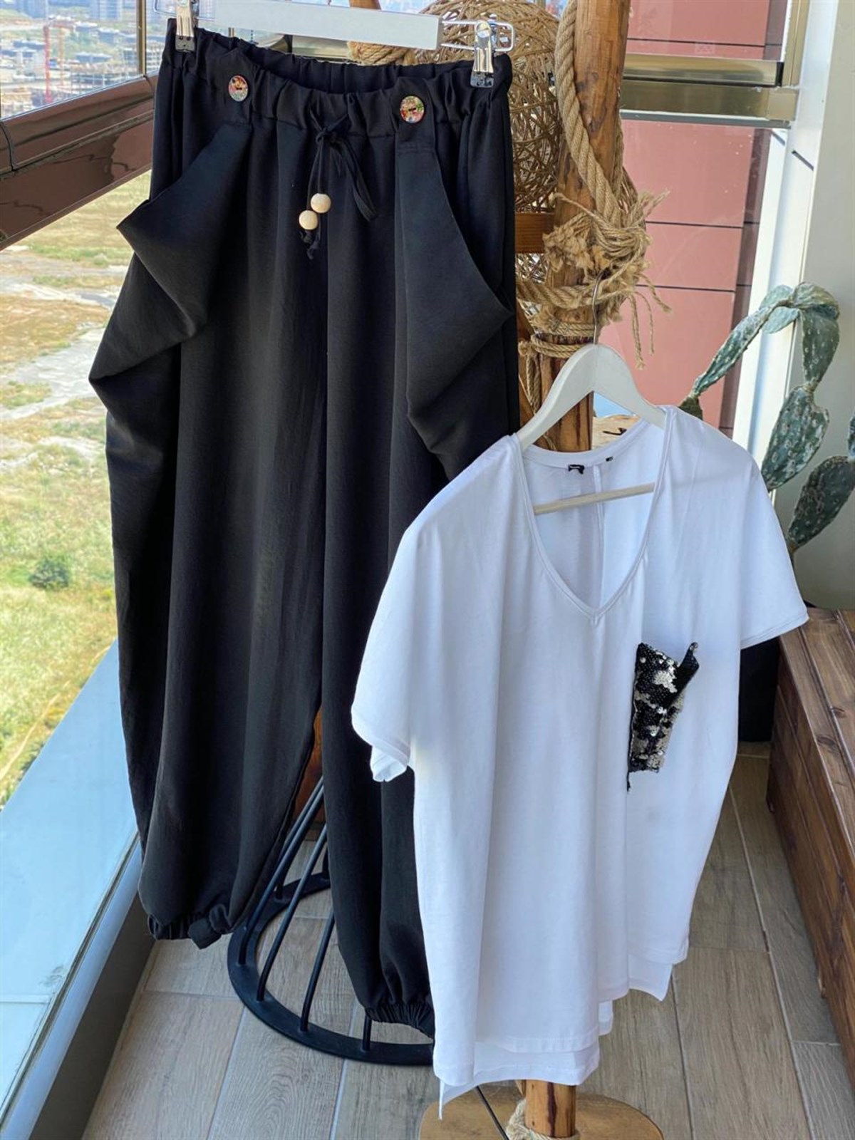 Payet Detaylı Tshirt