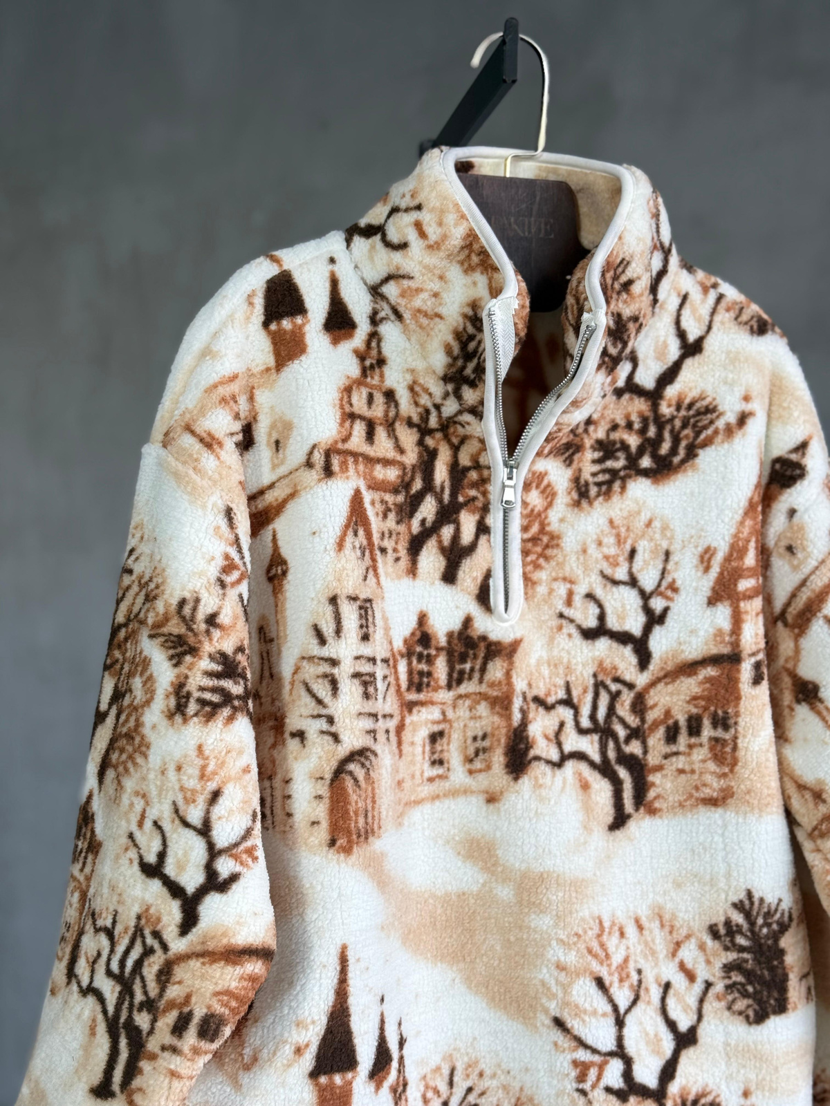 Peluş Teddy Dağ & Köy Desenli Kazak (Kahverengi)