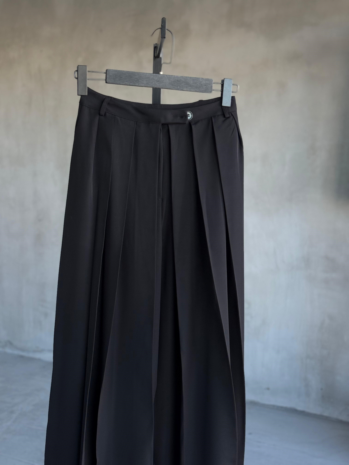 Piliseli Kumaş Pantolon (Siyah)