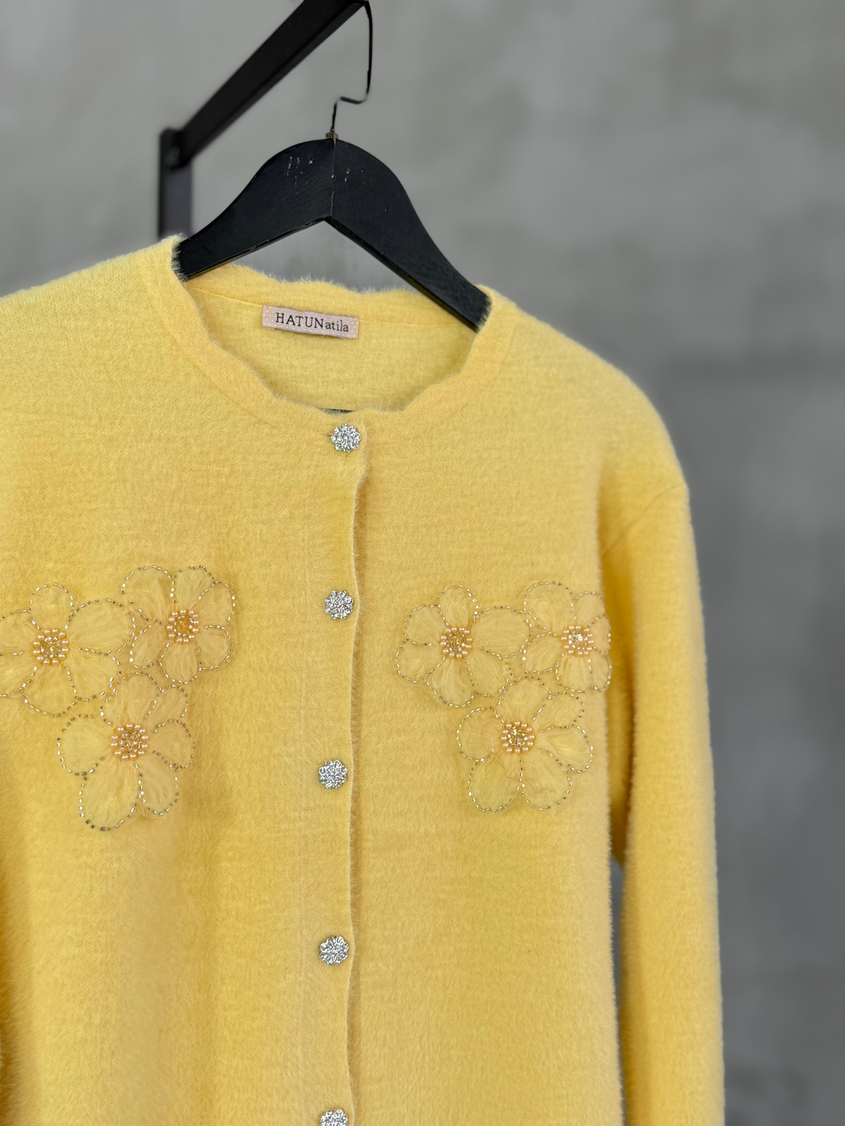 Premium Angora Çiçek İşlemeli Hırka (Sarı)