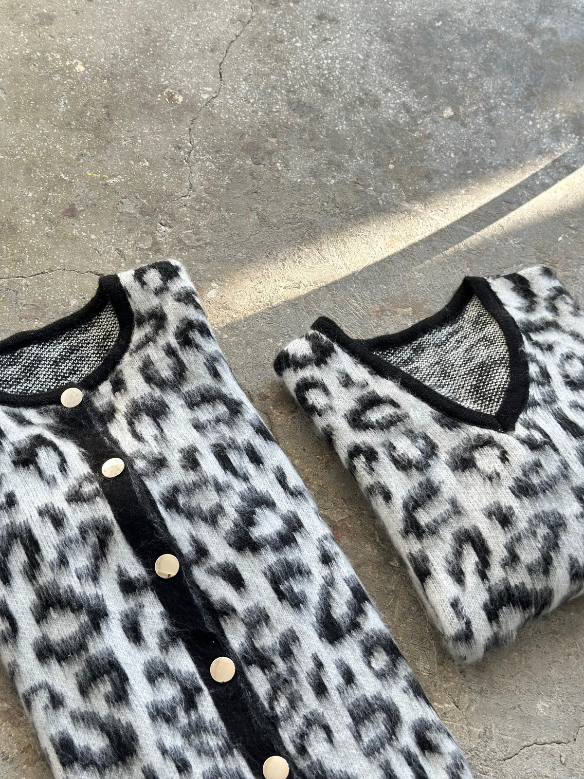 Premium Angora Yünlü Leopar Desen Hırka (Beyaz)