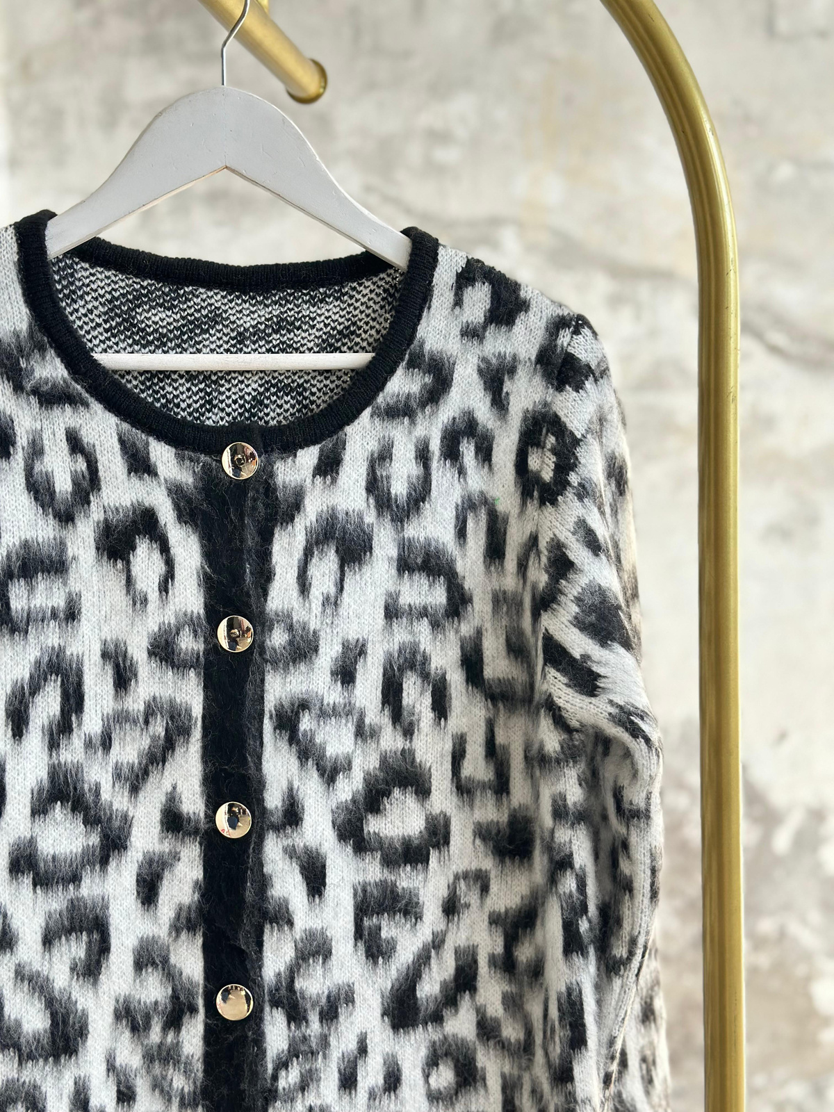 Premium Angora Yünlü Leopar Desen Hırka (Beyaz)
