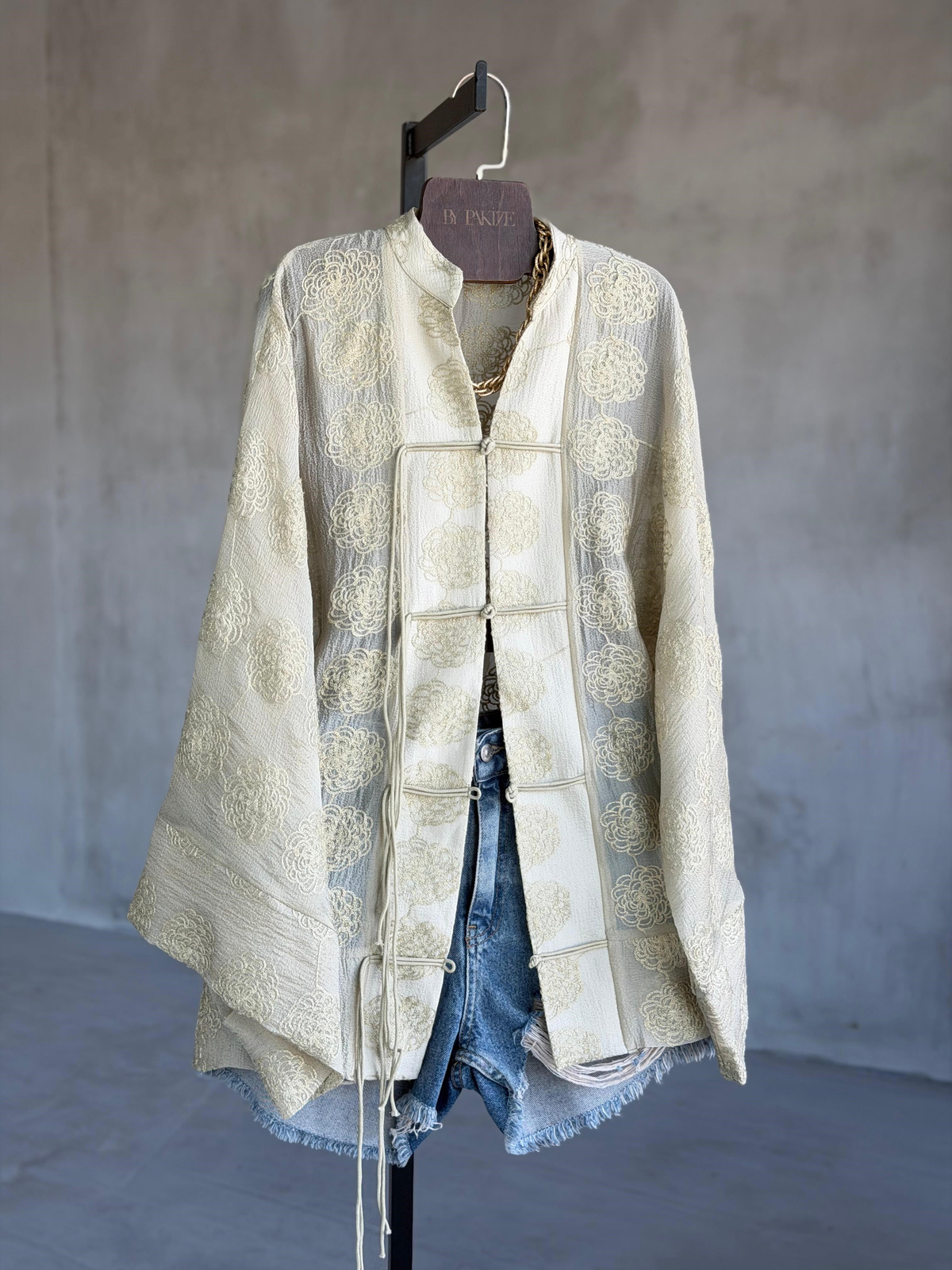 Premium Brode Kumaş Bağlama Detaylı Kimono Gömlek (Adaçayı Yeşili)