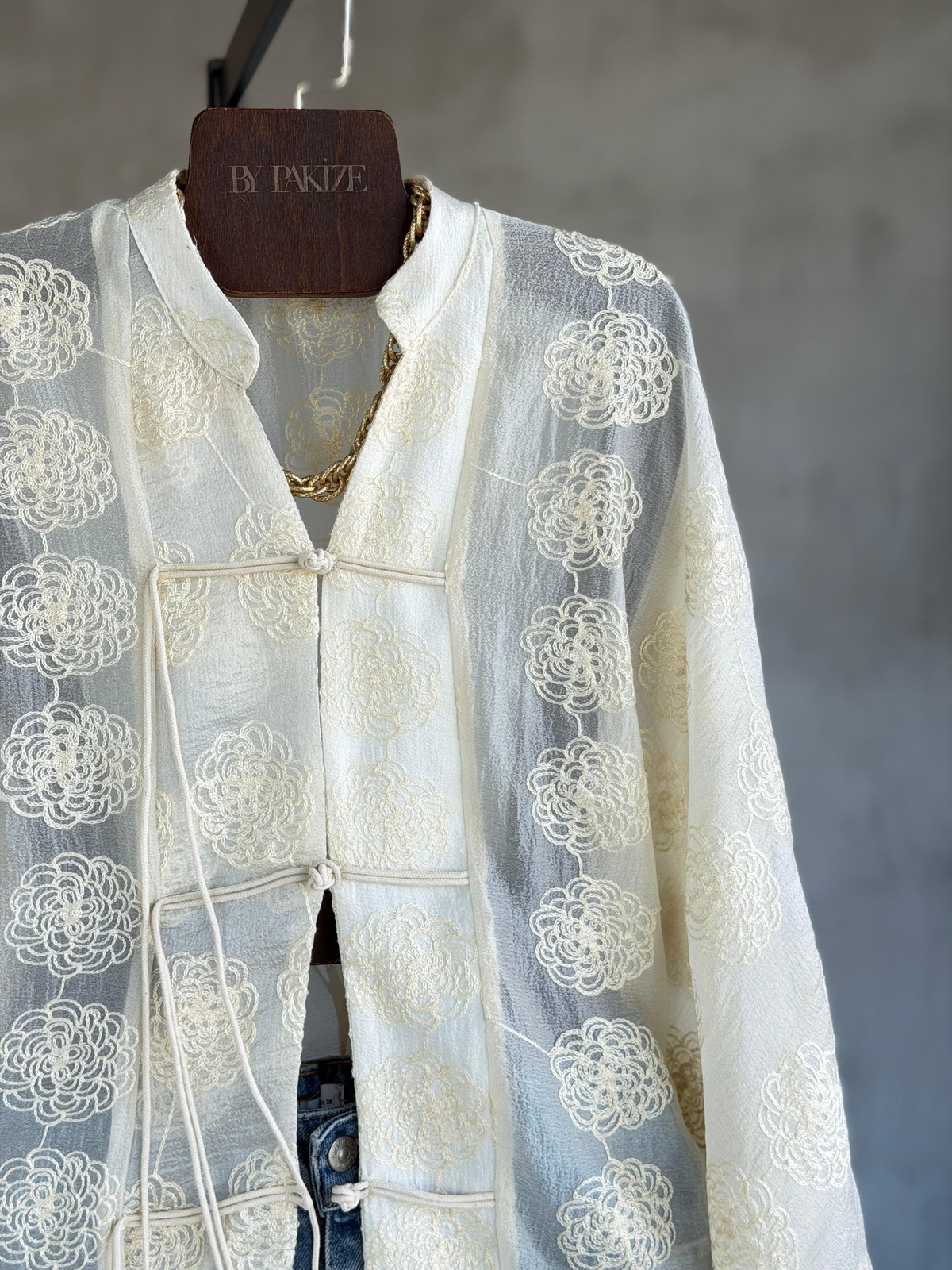 Premium Brode Kumaş Bağlama Detaylı Kimono Gömlek (Sarı)