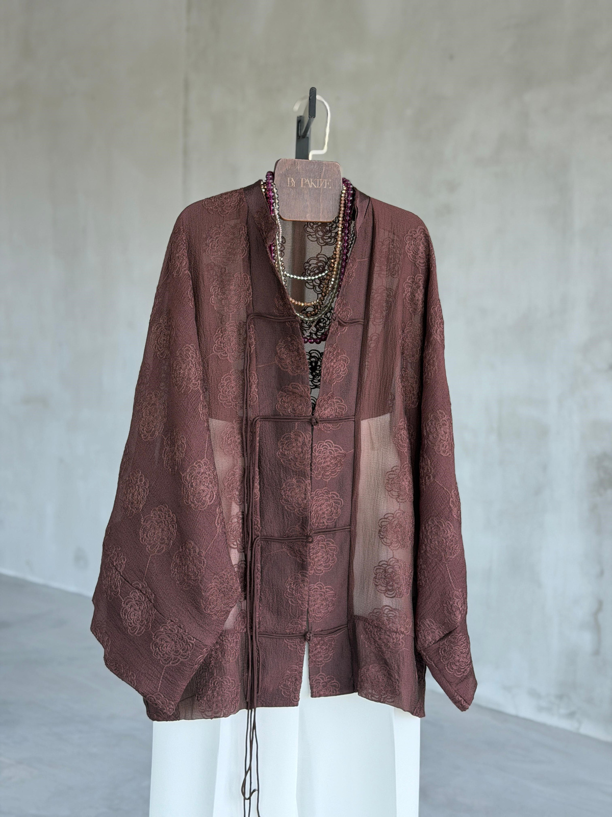 Premium Brode Kumaş Bağlama Detaylı Kimono Gömlek (Kahve)