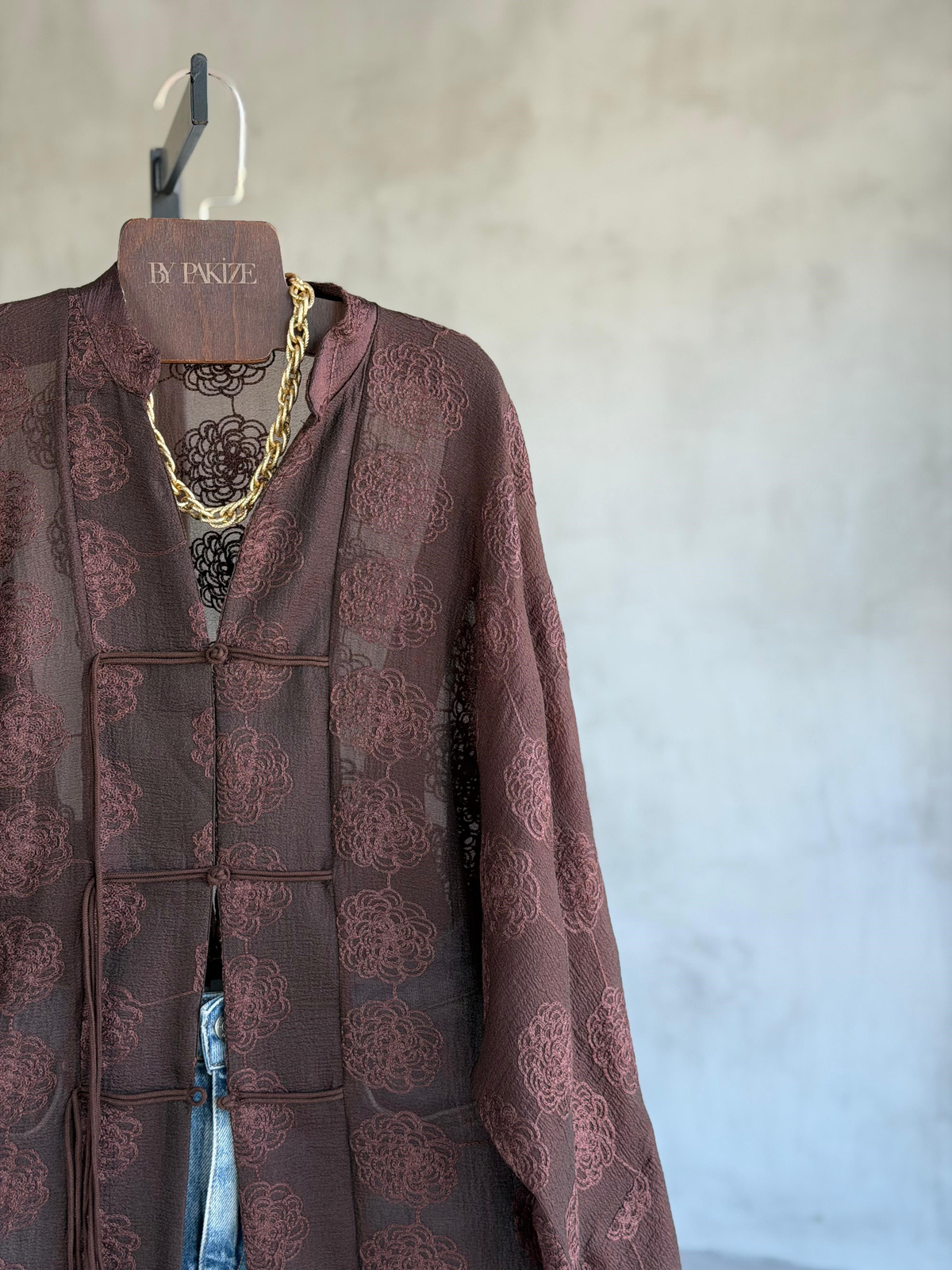 Premium Brode Kumaş Bağlama Detaylı Kimono Gömlek (Kahve)