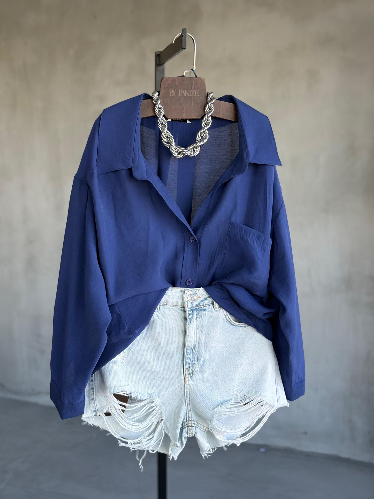 Premium Düşük Omuzlu Oversize Gömlek (Lacivert)