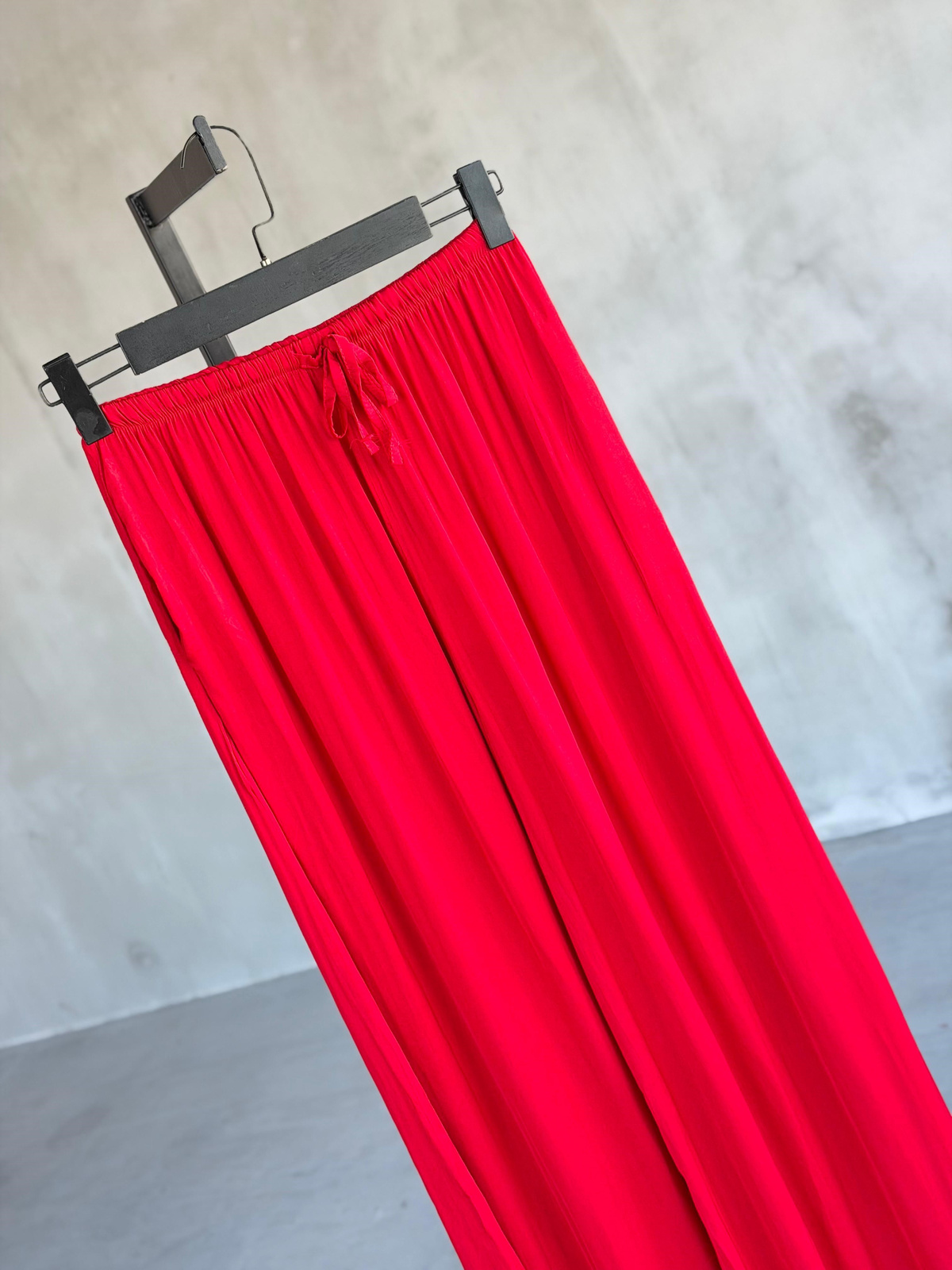 Premium İpeksi Tensel Bel Bağcıklı Pantolon (Kırmızı)