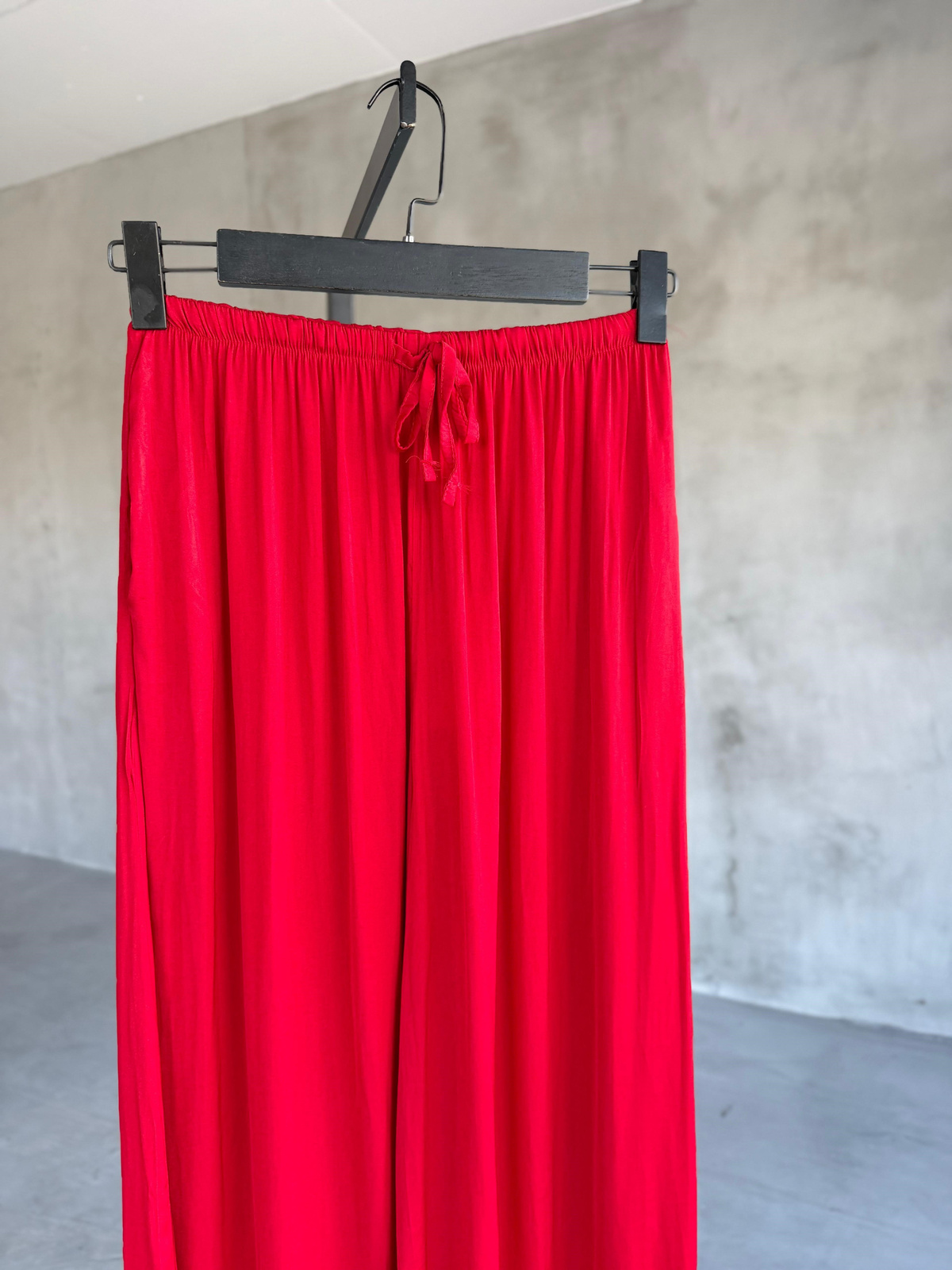 Premium İpeksi Tensel Bel Bağcıklı Pantolon (Kırmızı)