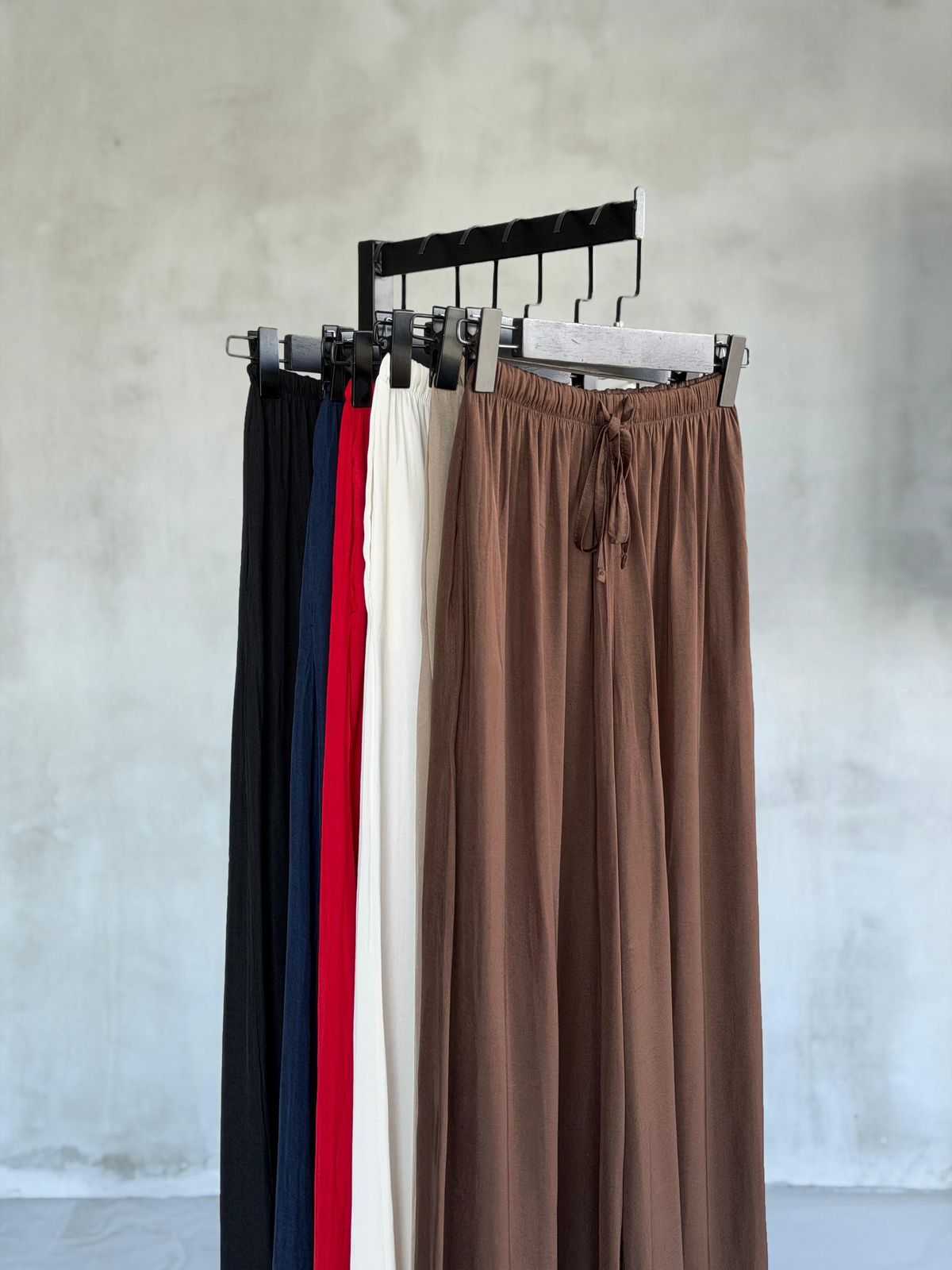 Premium İpeksi Tensel Bel Bağcıklı Pantolon (Lacivert)