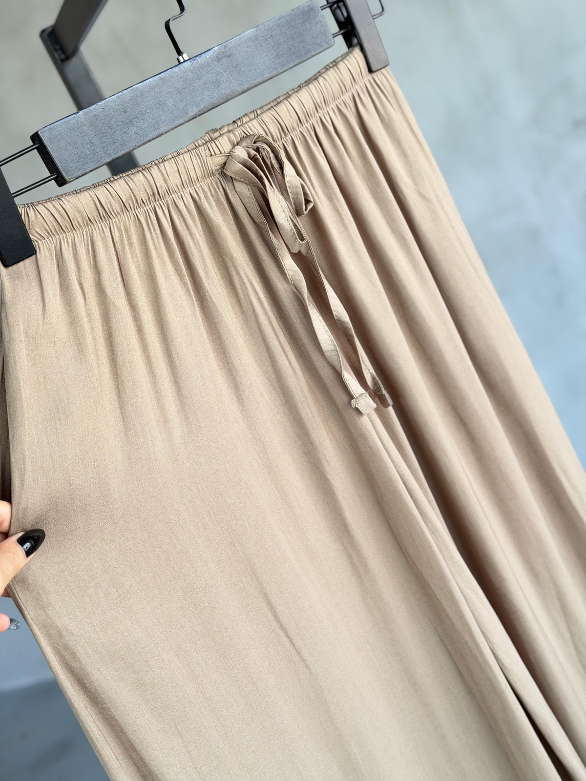 Premium İpeksi Tensel Bel Bağcıklı Pantolon (Haki)