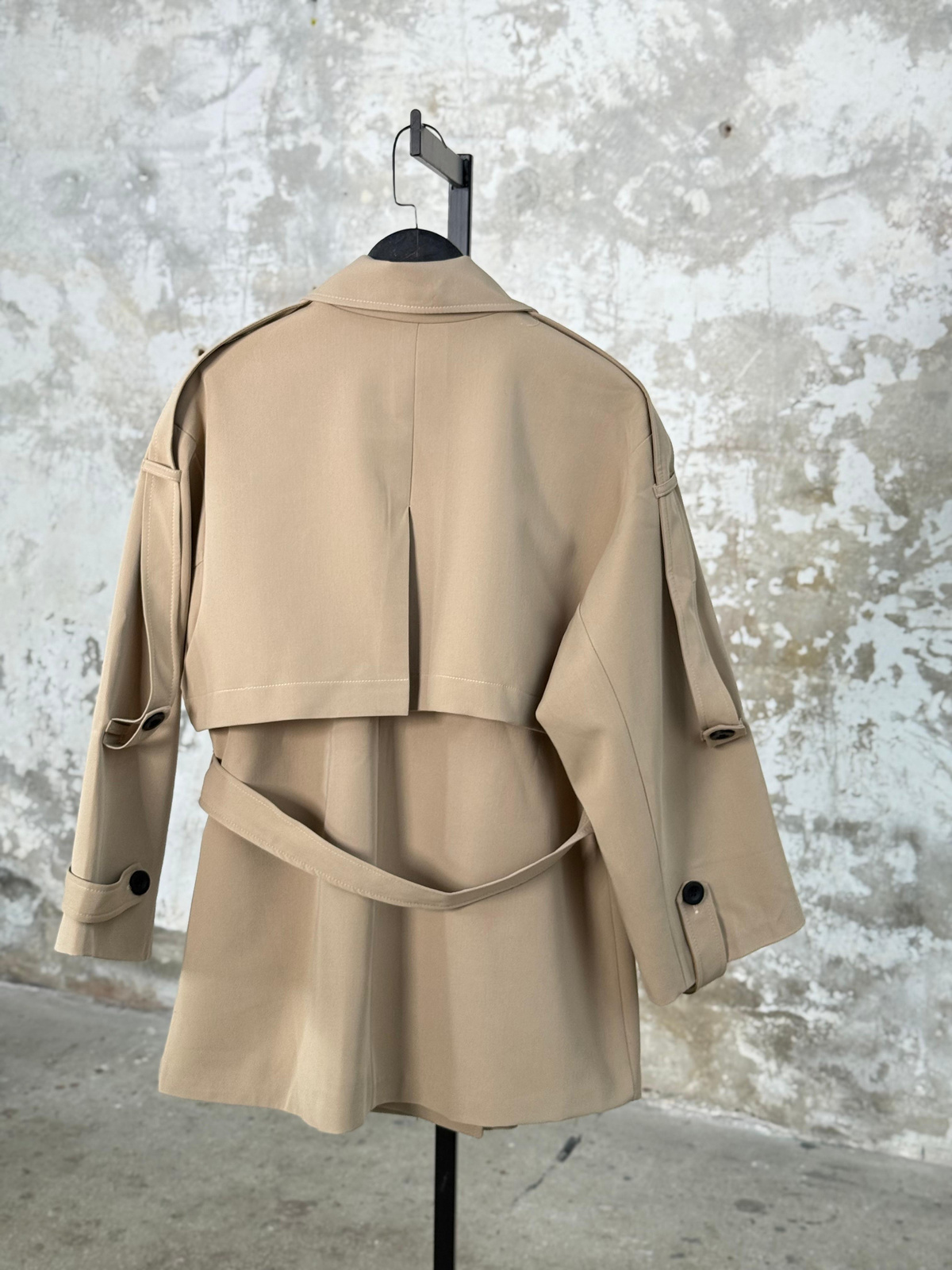 Premium Kalite Omuzu Uzun Apoletli Kısa Trençkot (Camel)