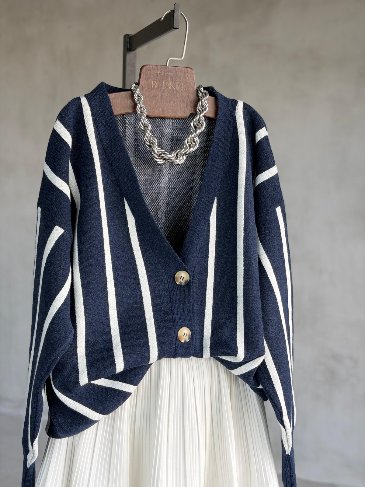 Premium Kaşmir Dokulu Çizgili Oversize Hırka (Lacivert)